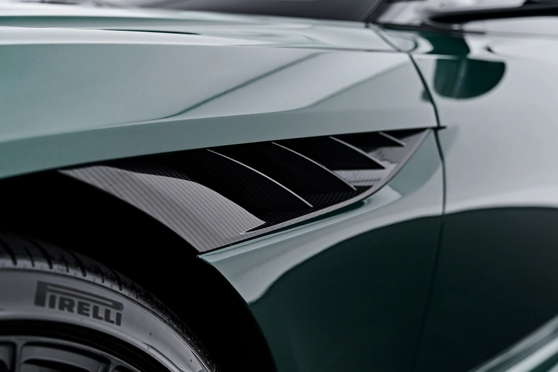 mph026_2229287417_Used_2023_Aston_Martin_DBS_Ultimate_1787789382_4a1840213b