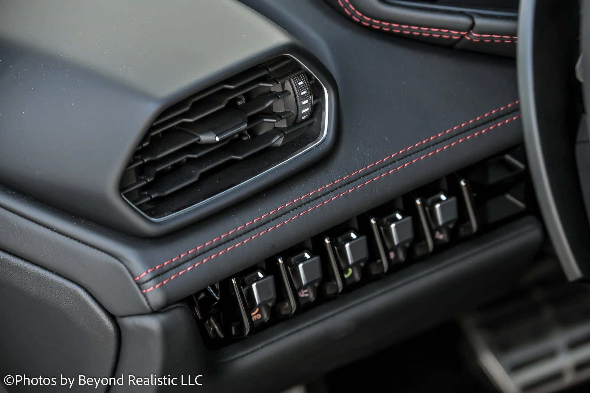 mph026_224514670_33b7e179d4626908632ca40b71397f41x_73aef92ea8