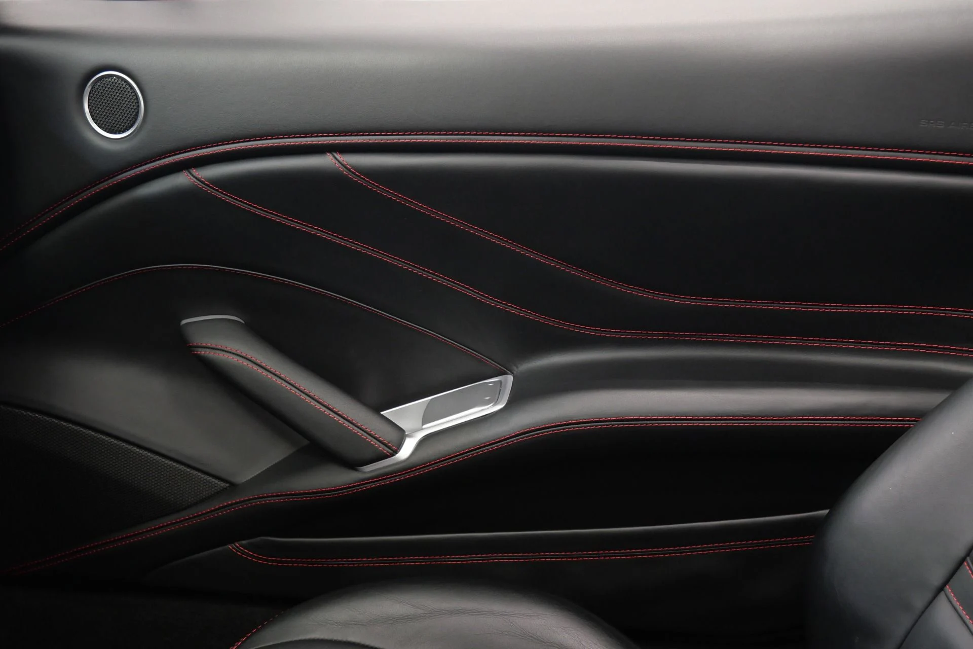 mph026_2253945726_Used_2015_Ferrari_California_T_Carbon_Fiber_Interior_Trim_Low_Miles_1778860408_388827f72b