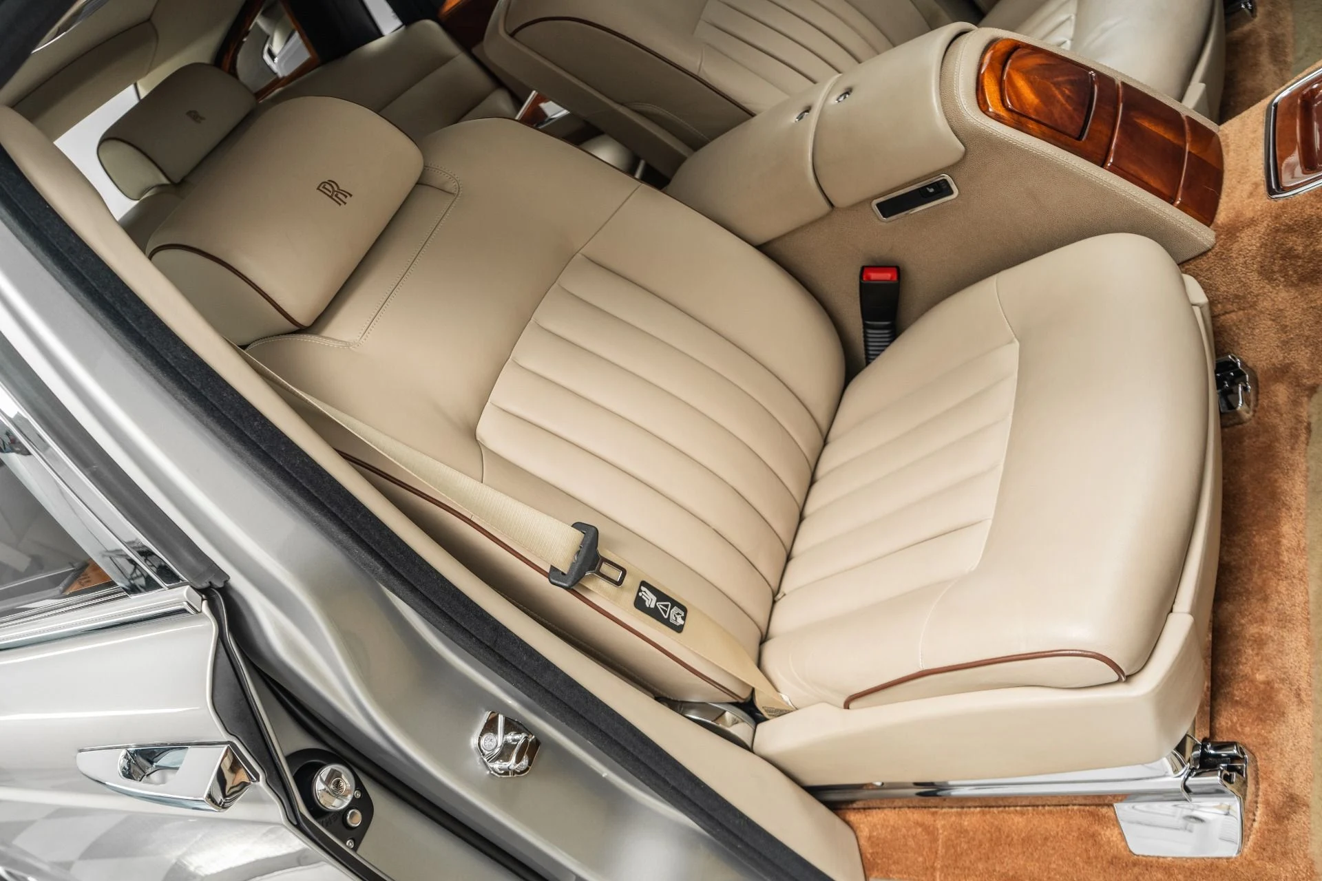 mph026_2256964145_Used_2007_Rolls_Royce_Phantom_Two_Tone_Exterior_and_Interior_Chromed_Wheels_1782334657_b0e24a4c76