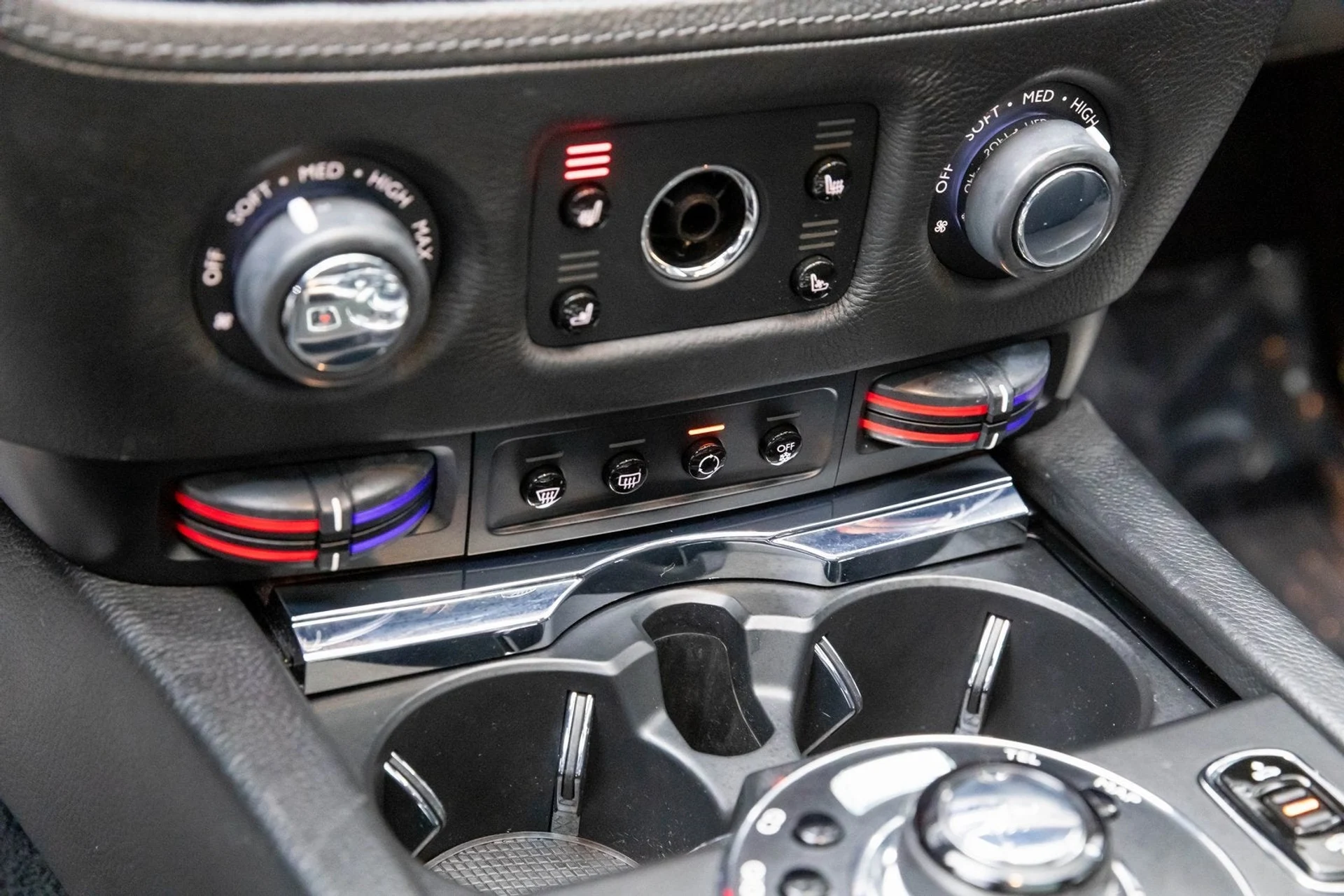 mph026_2260937518_27_dfbb47aded