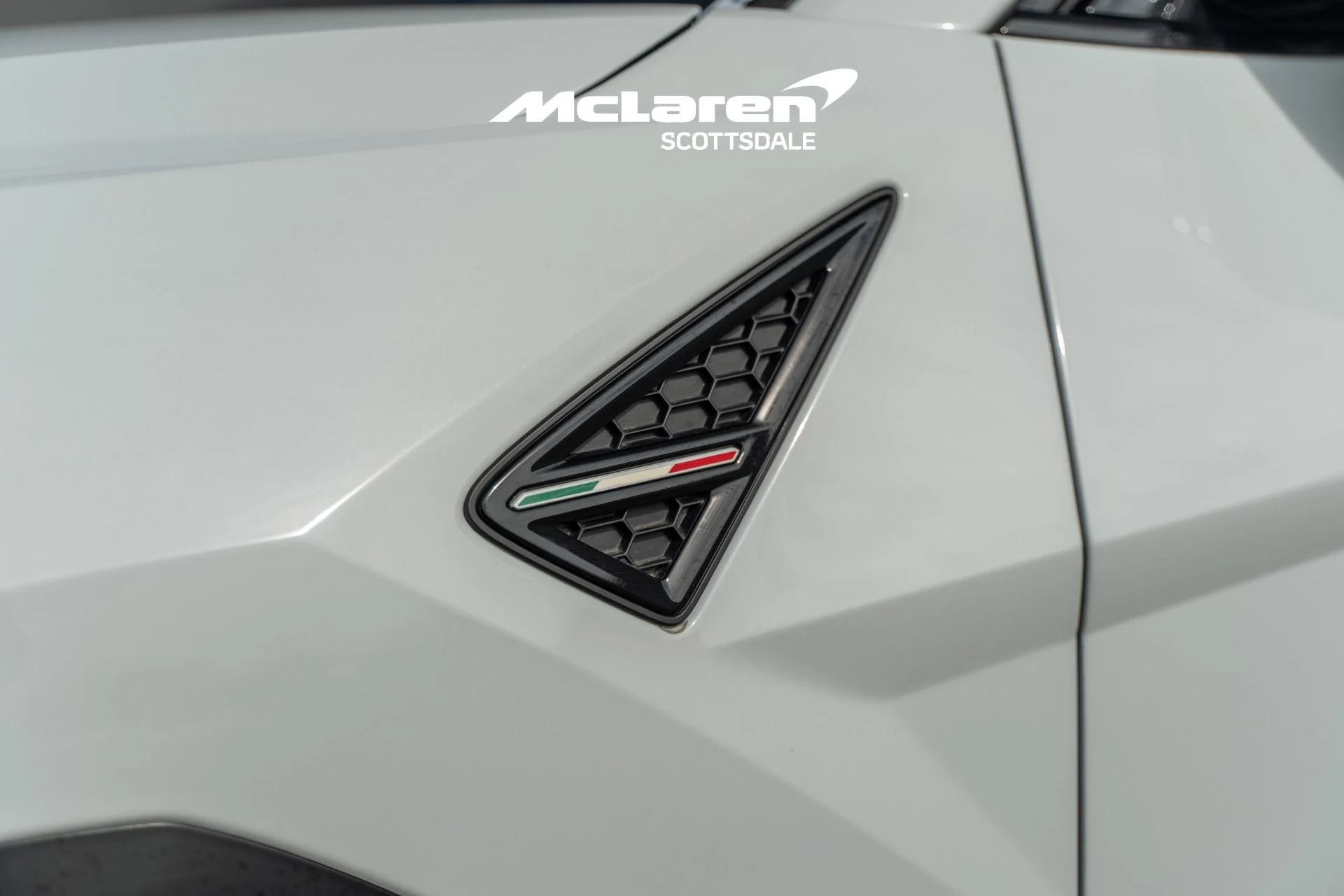 mph026_2262036549_Used_2022_LAMBORGHINI_URUS_1784317605_71f9db0262