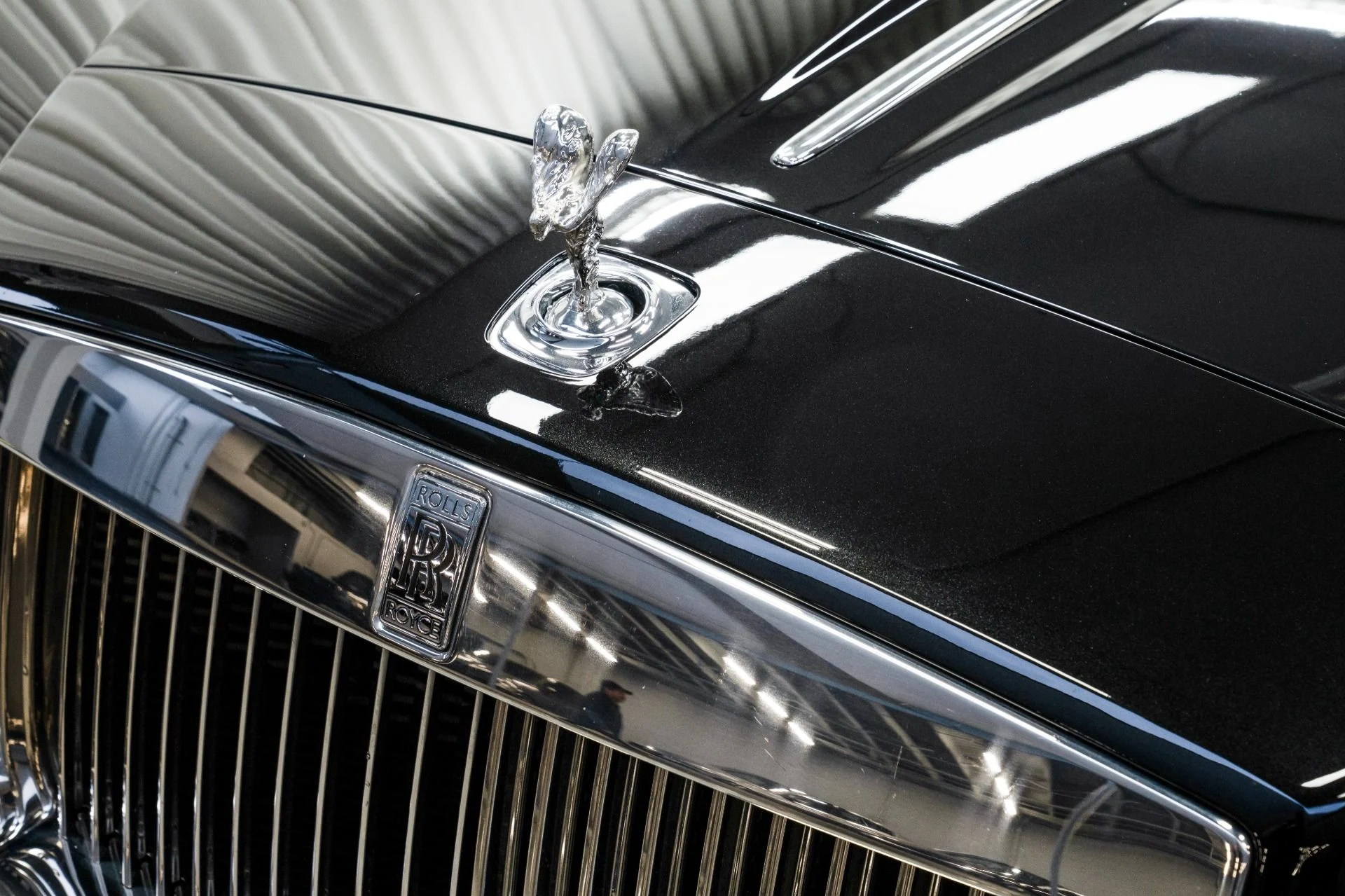 mph026_2276330773_Used_2017_Rolls_Royce_Dawn_Full_Polish_Wheels_Contrast_Stitching_and_Piping_Low_Miles_1764715069_9f56173c5f