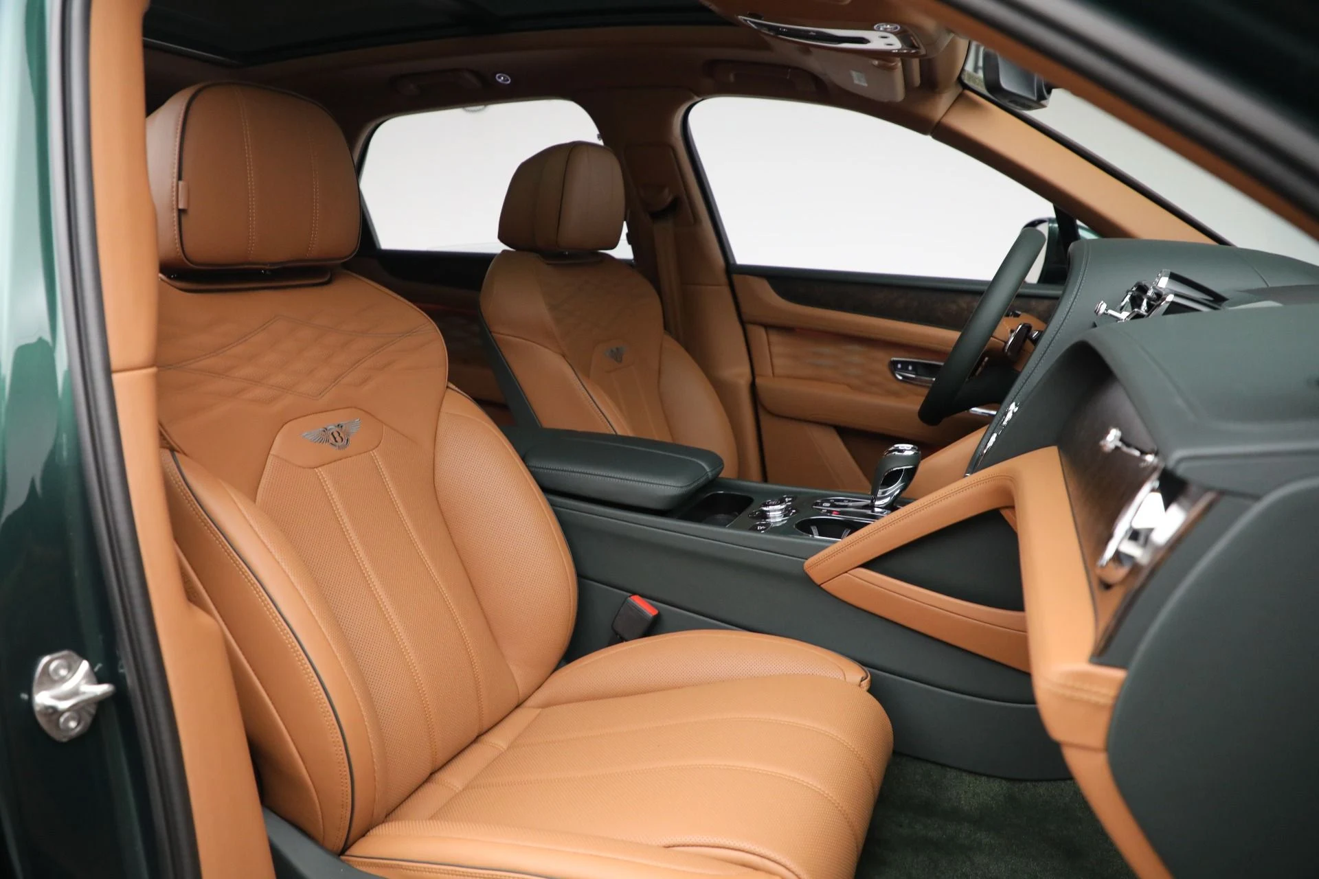 mph026_2286064516_New_2025_Bentley_Bentayga_Atelier_V8_928d395cd7