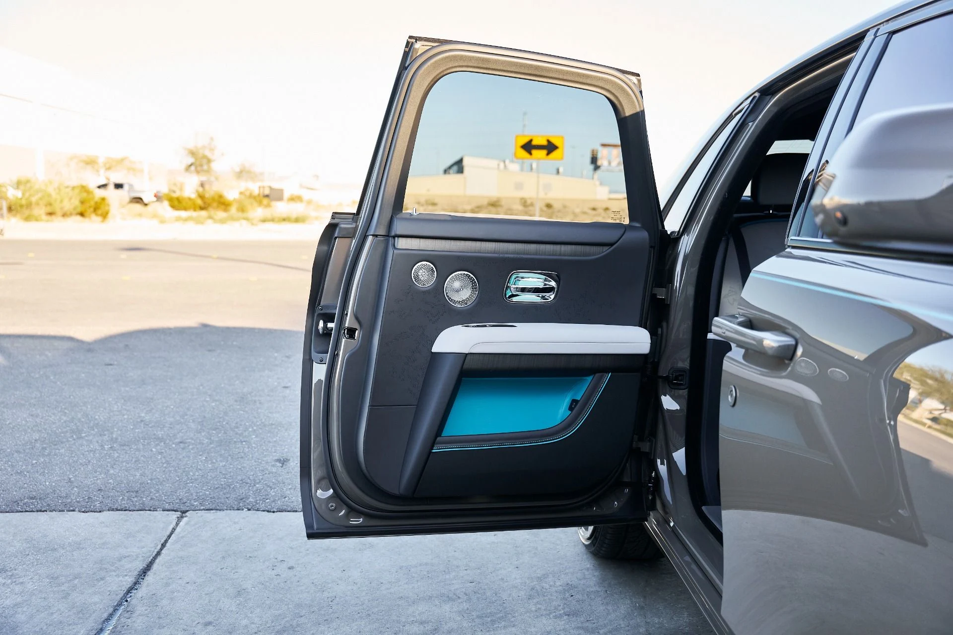 mph026_2294234951_Used_2025_Rolls_Royce_Ghost_Base_1770087422_da3f51f886