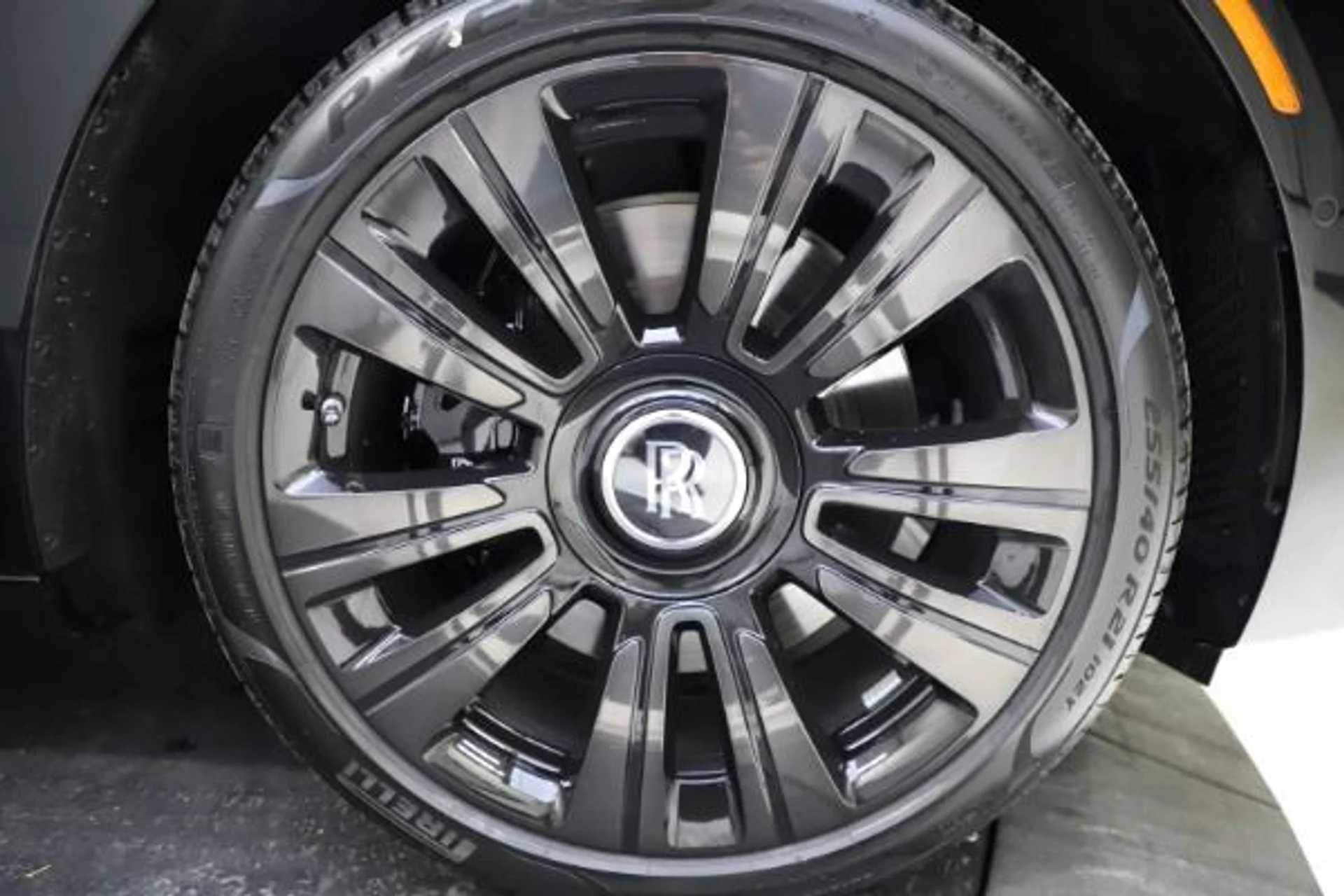 mph026_2307662784_Used_2021_Rolls_Royce_Ghost_49bca6e669