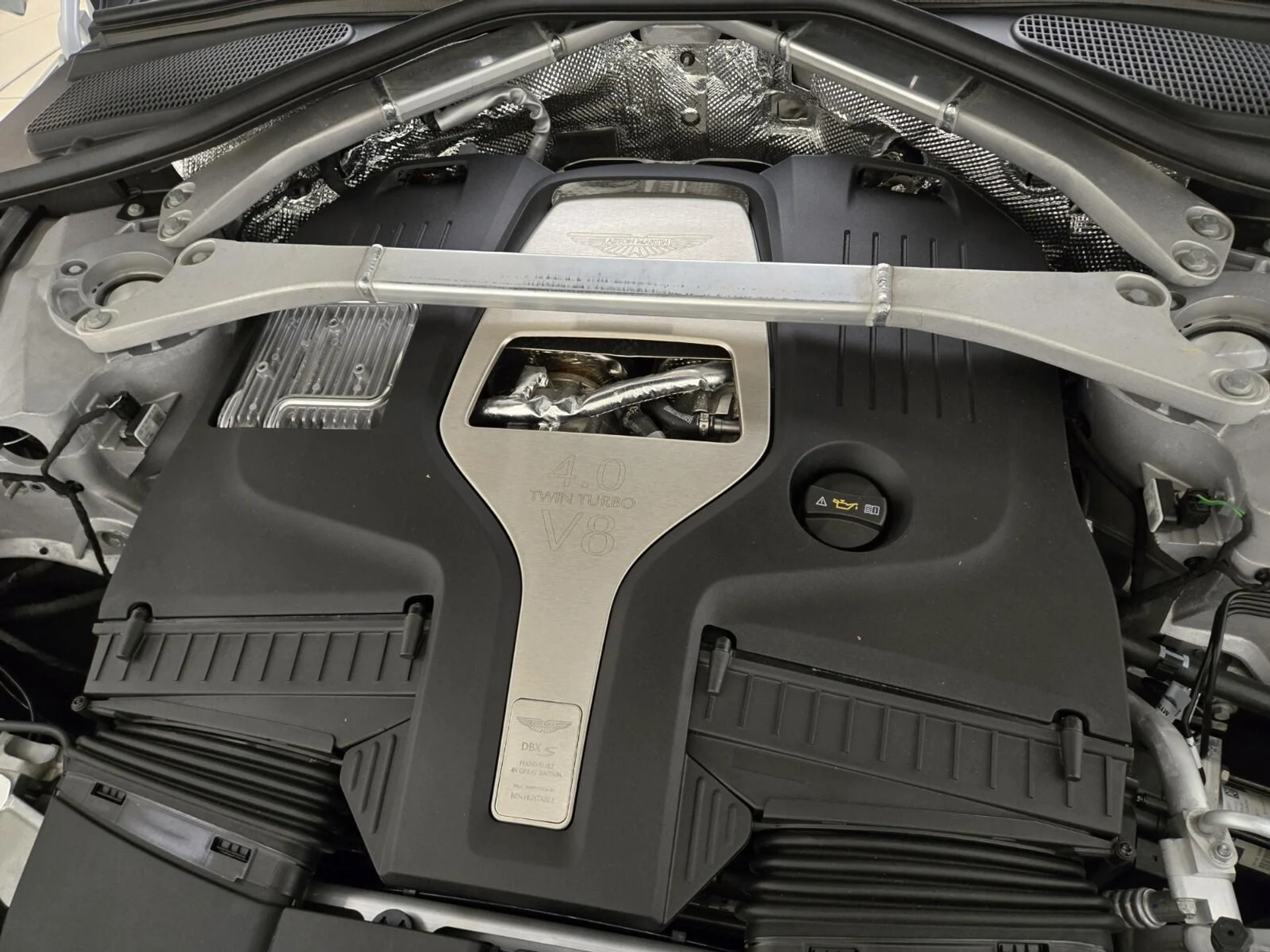 mph026_231645980_New_2026_Aston_Martin_DBX_S_1776835393_dc723e9377