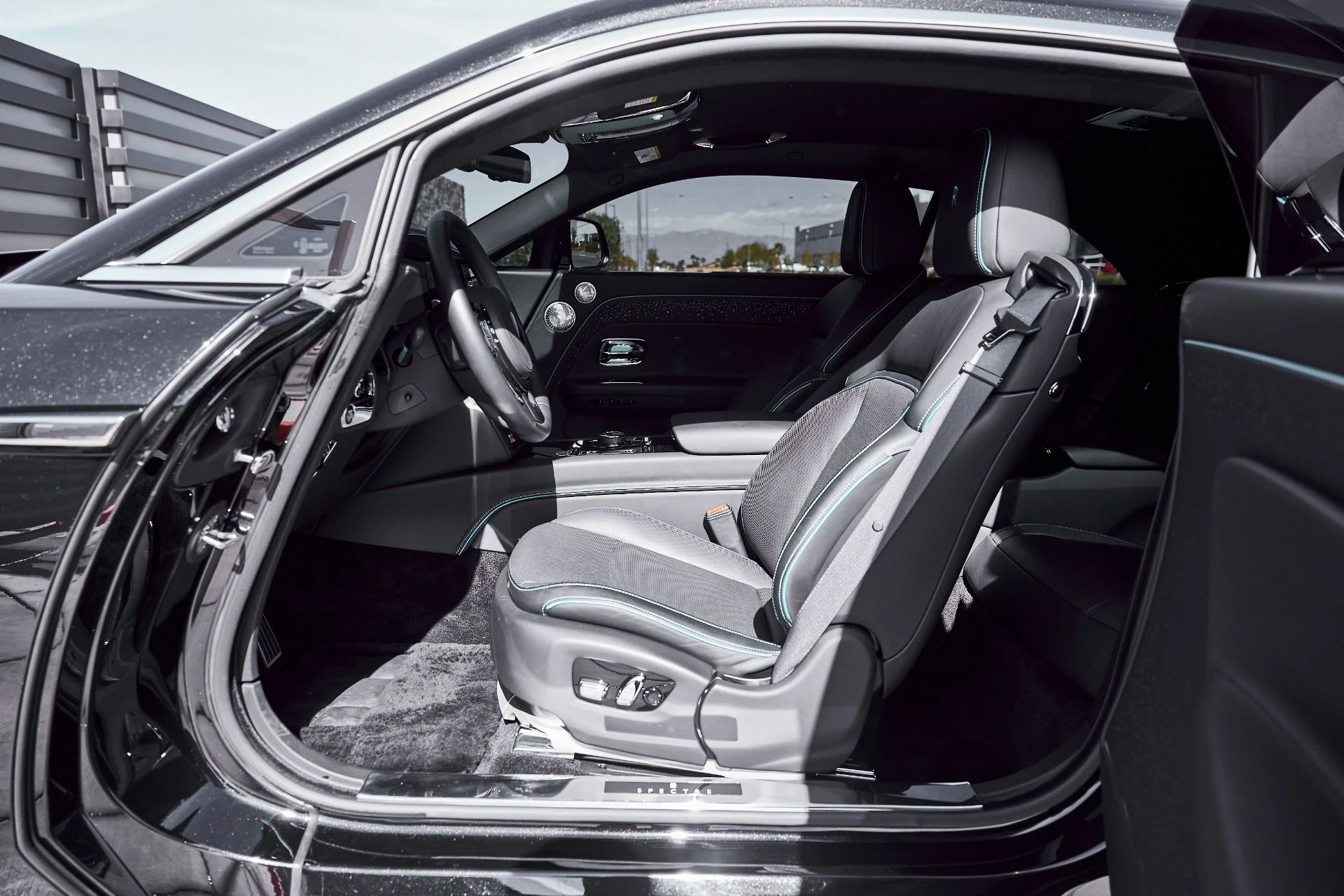 mph026_232601456_Used_2025_Rolls_Royce_Spectre_Base_1771642452_383f806bab