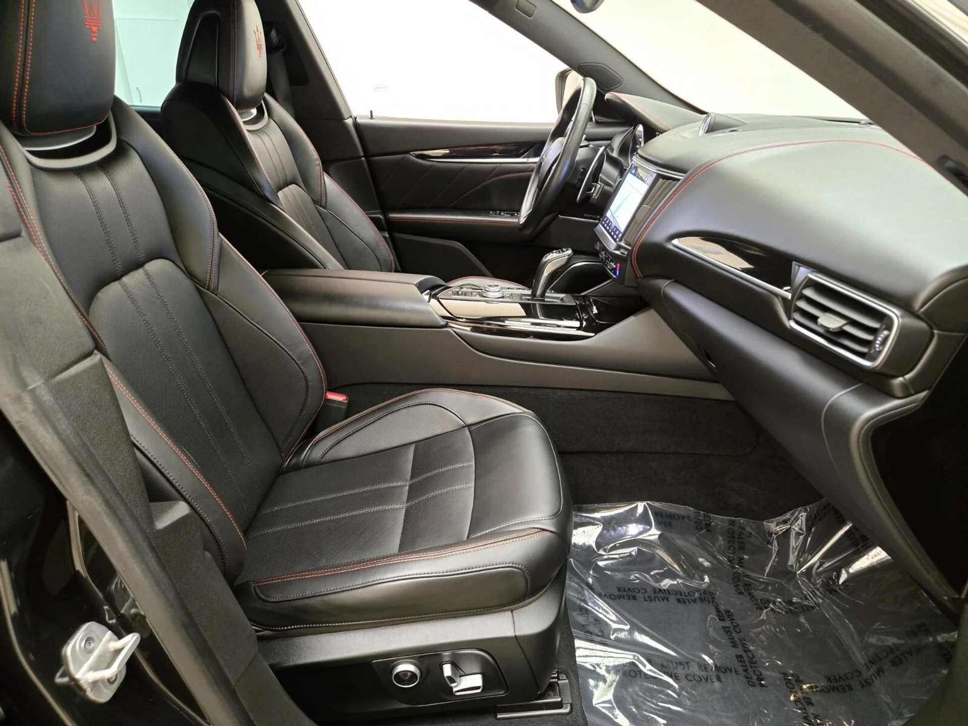 mph026_2328404629_Used_2024_Maserati_Levante_GT_1777354949_d5c0bacb0f