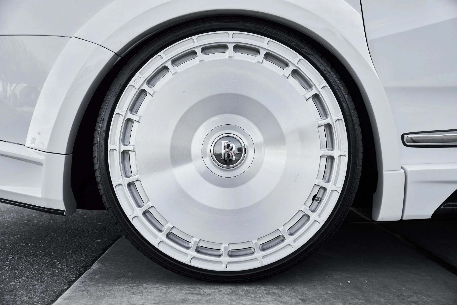 mph026_233985254_Used_2025_Rolls_Royce_Cullinan_Base_1771003475_f36da51186