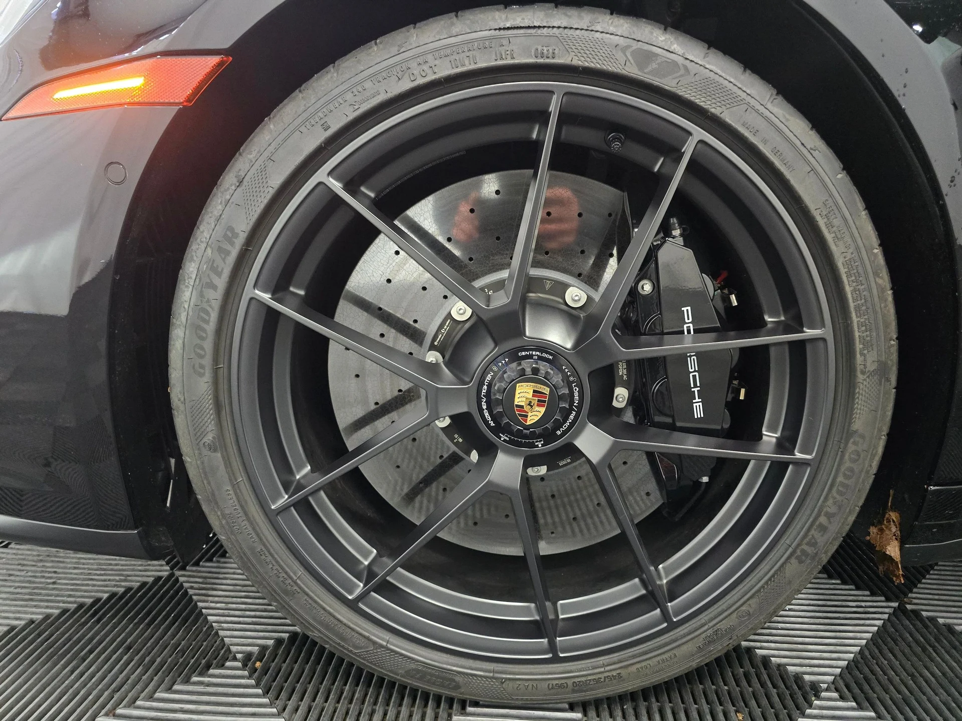 mph026_2341783333_5055810a0d88b5993bb6f1dd562014fdx_f39f293323