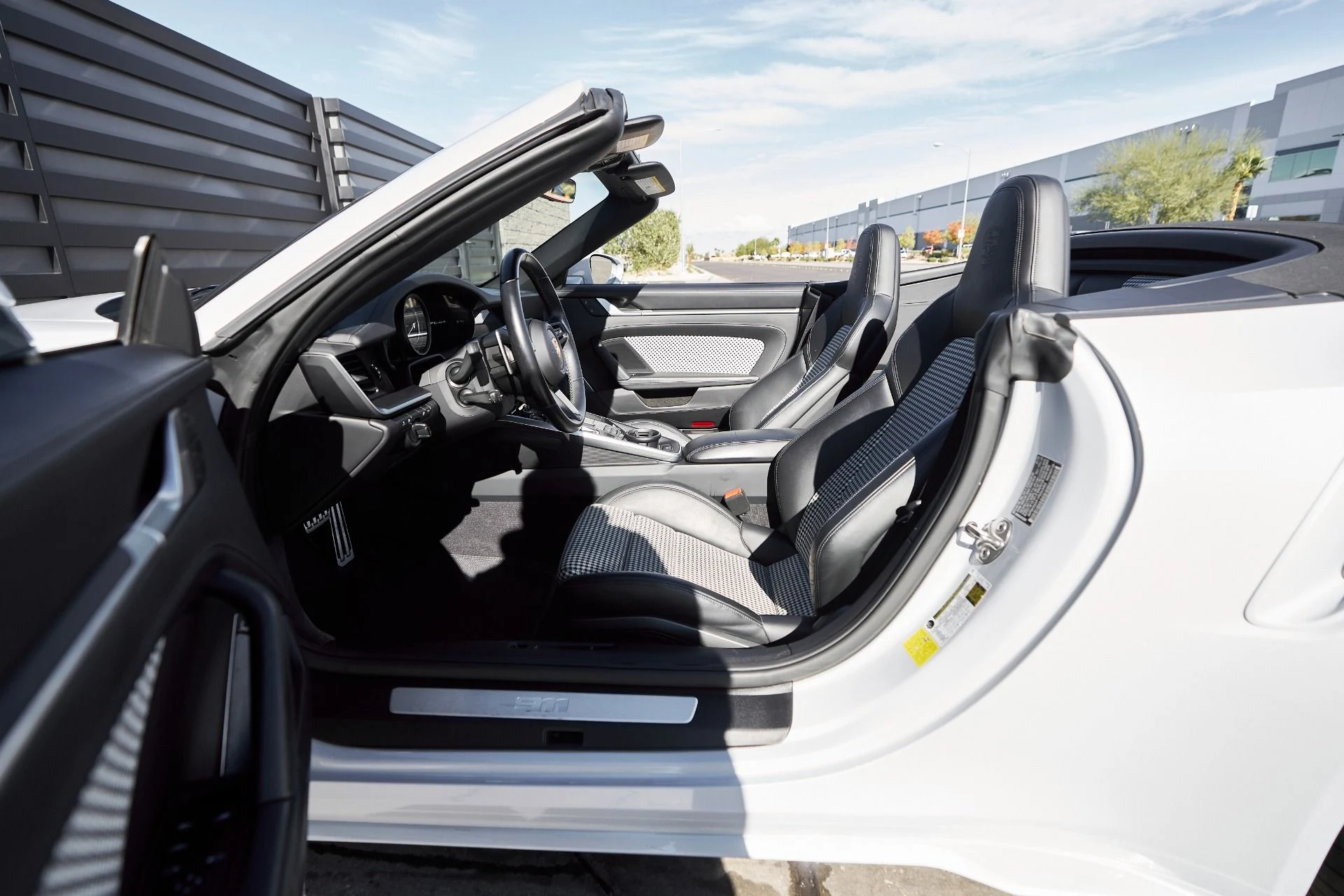 mph026_2367928325_Used_2023_Porsche_911_Turbo_S_1763676483_7849797c83