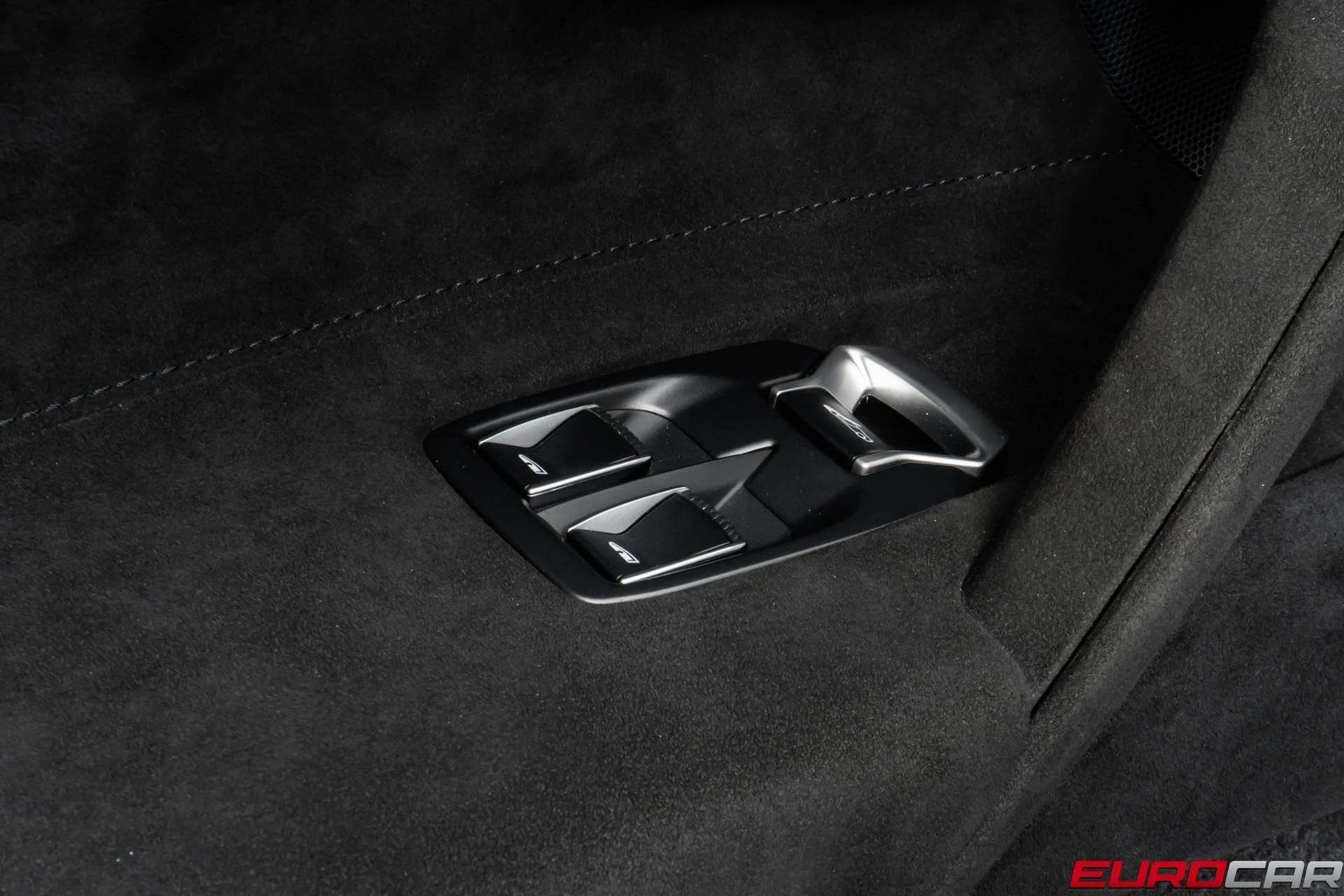 mph026_2371947878_image_27_0b614108dc