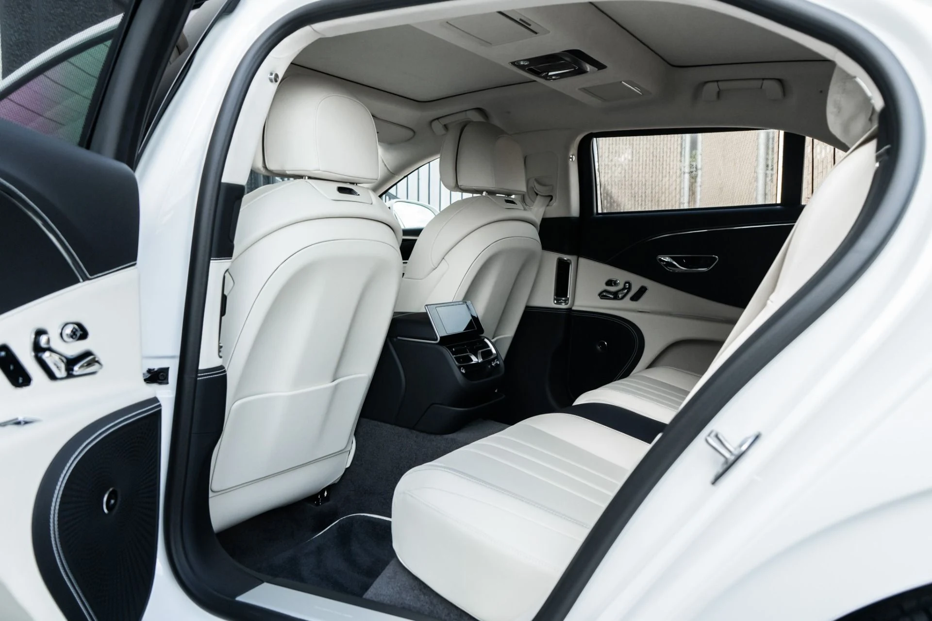 mph026_237437246_Used_2026_Bentley_Flying_Spur_1792511723_4a4d60ef3f