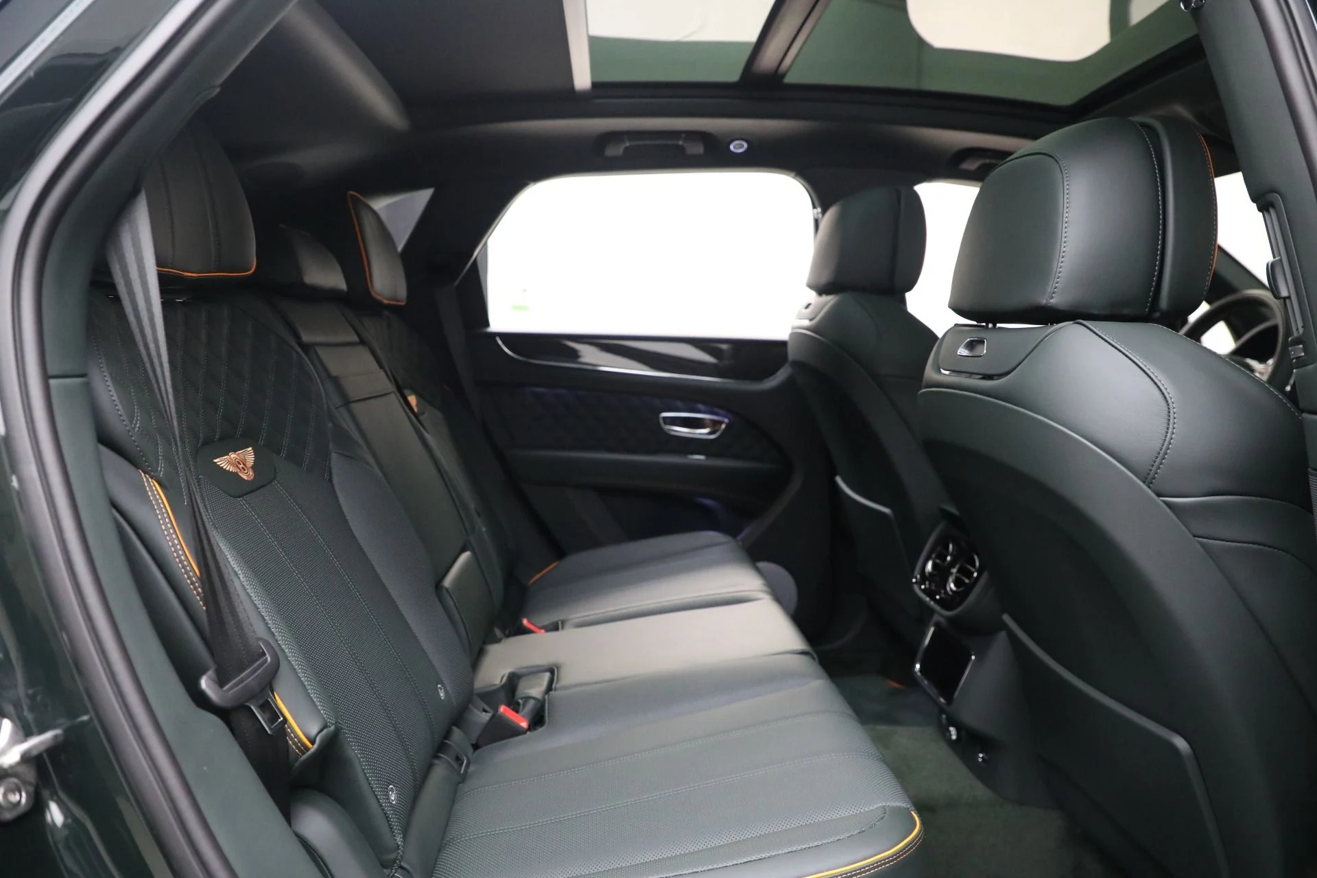 mph026_2378102806_New_2025_Bentley_Bentayga_S_Black_Edition_5b63dc3e49