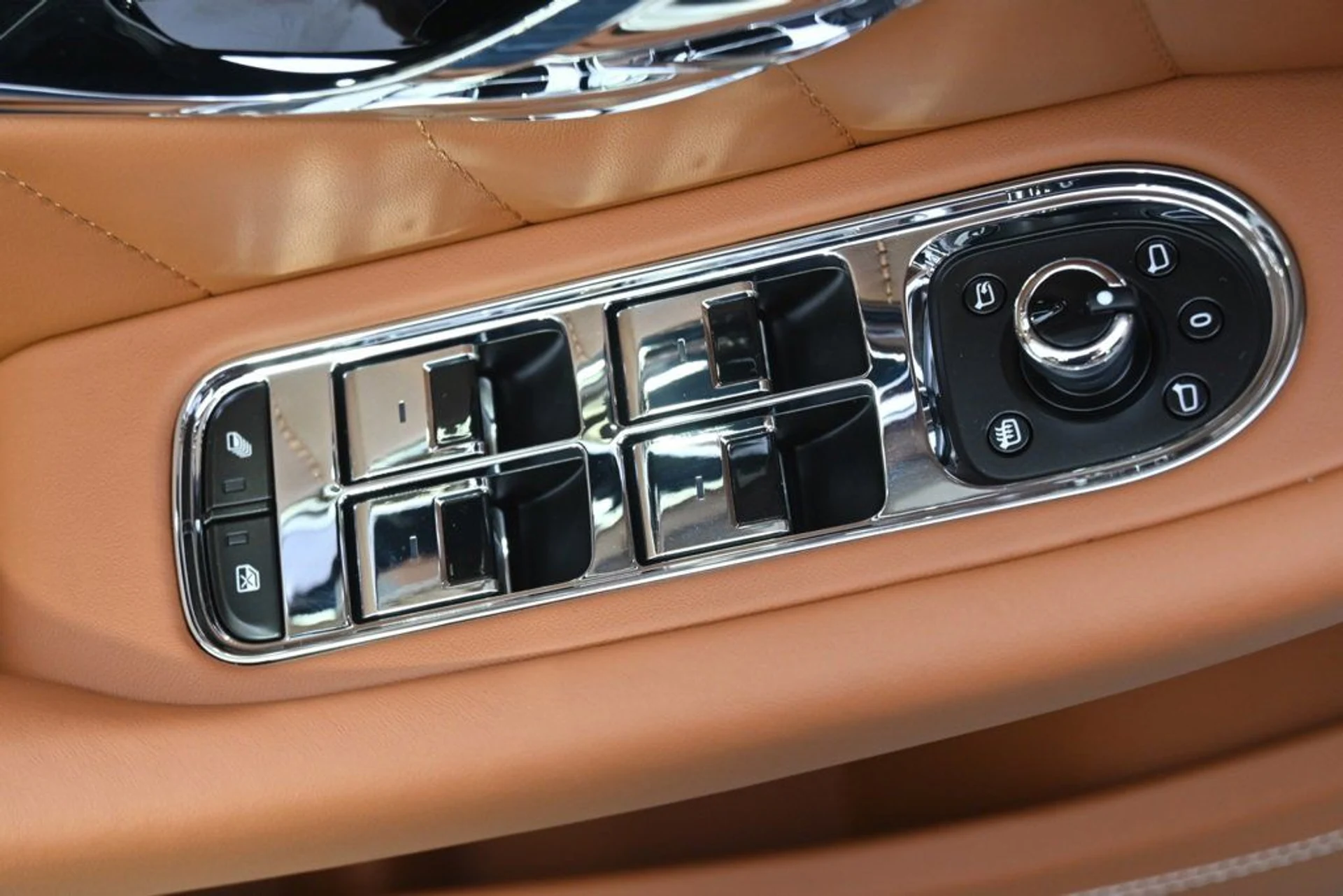 mph026_2378243466_21b83164006d4e559928654b004186a6_c52c9de1b1