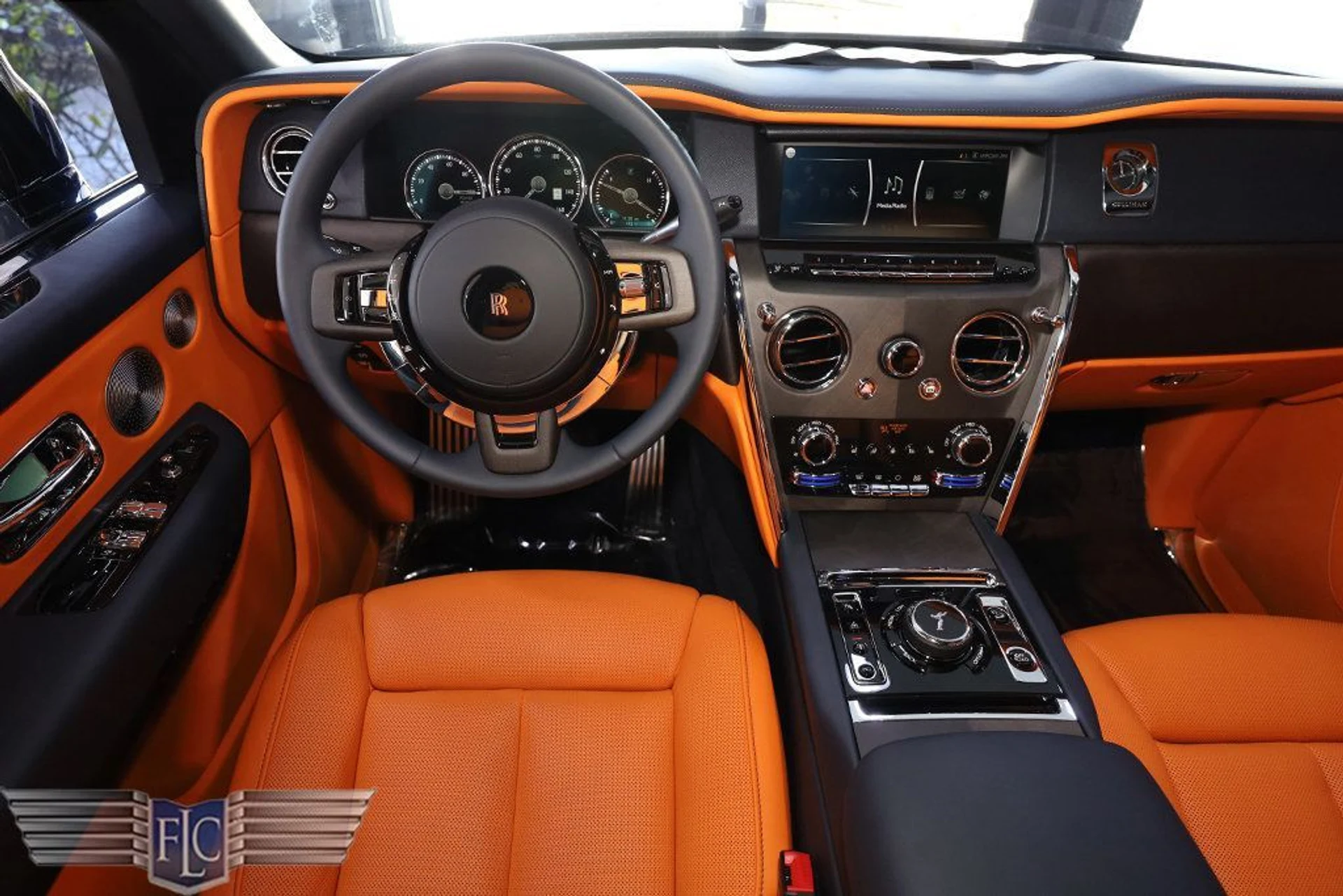 mph026_2381367266_used_2023_rolls_royce_cullinan_sportutility_6305_22995243_27_1024_5fe7f8bcd4