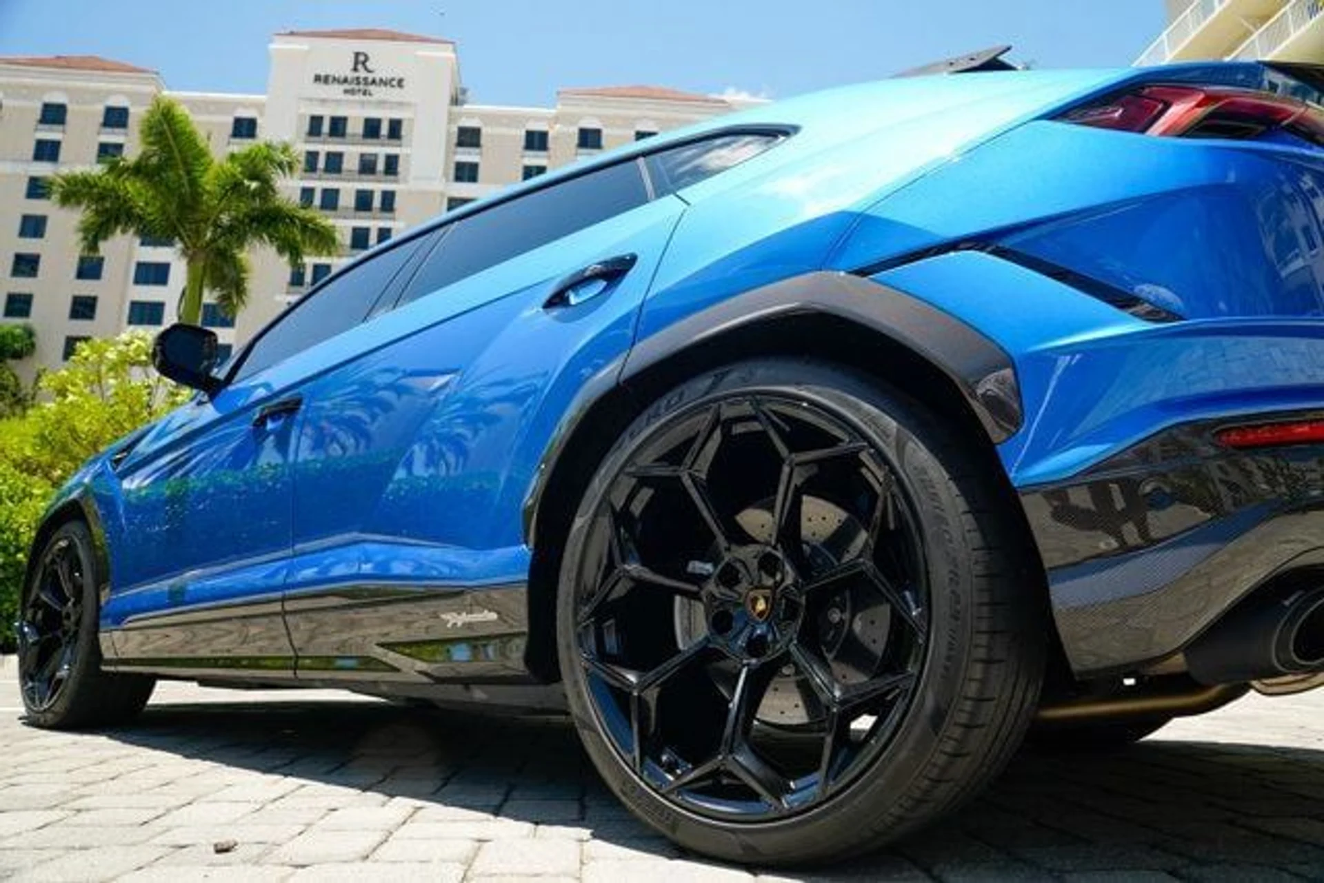 mph026_2381958377_used_2024_lamborghini_urus_performanteawd_14354_22887761_27_640_6906b8e975