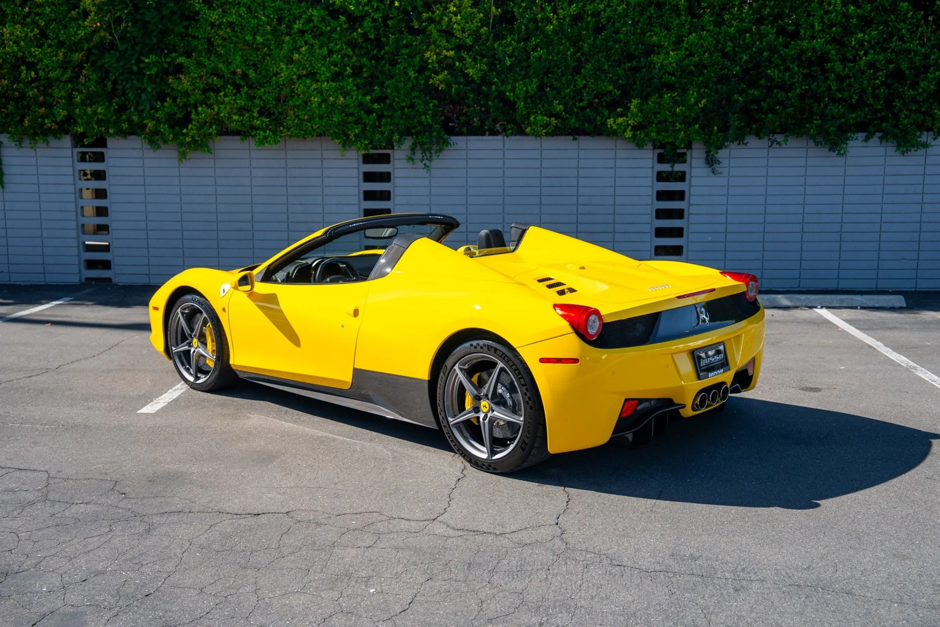 mph026_2395037779_Used_2012_Ferrari_458_Spider_1762304624_e929893db9