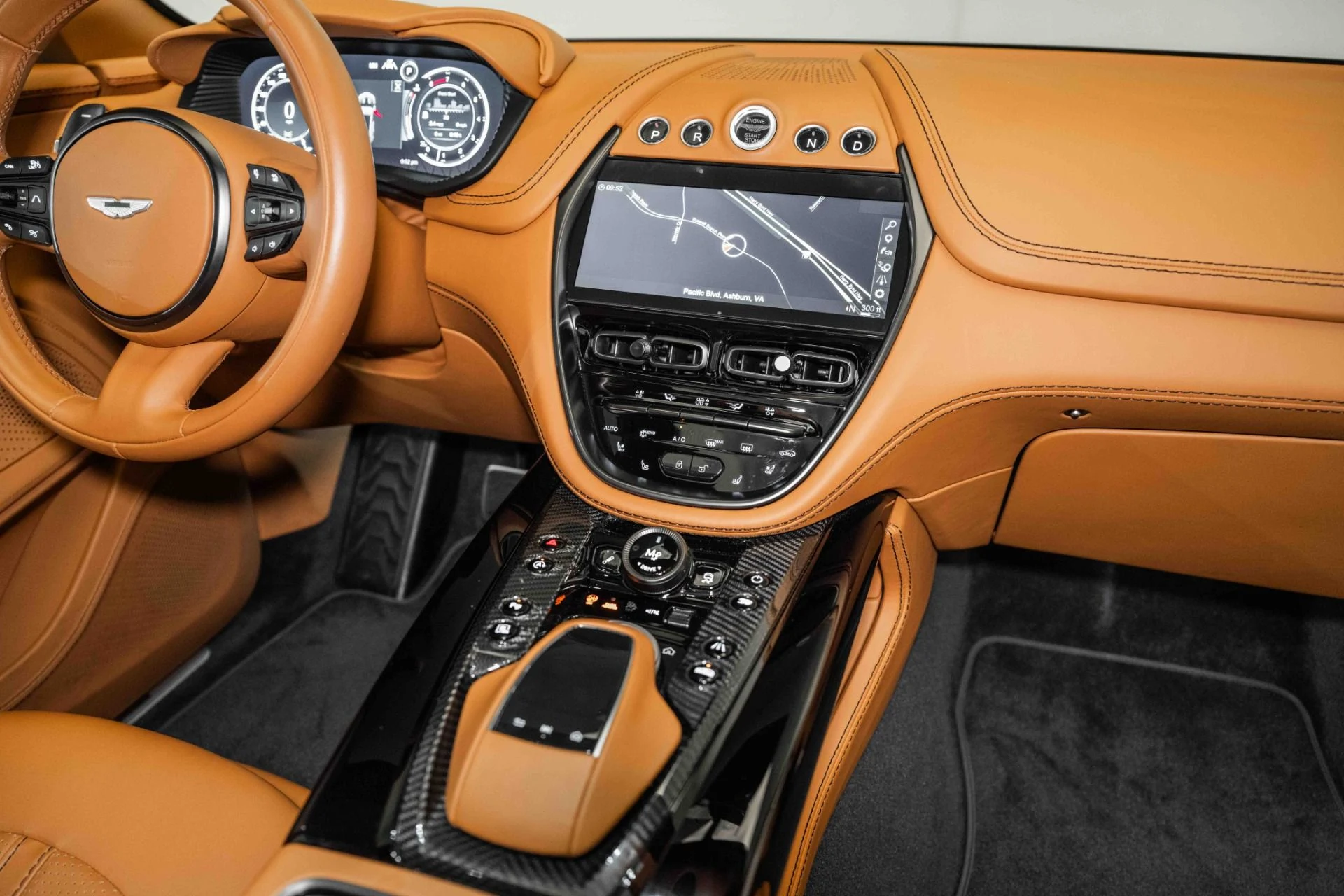 mph026_2402448626_Used_2023_Aston_Martin_DBX_707_1720795210_5e8920c8ab
