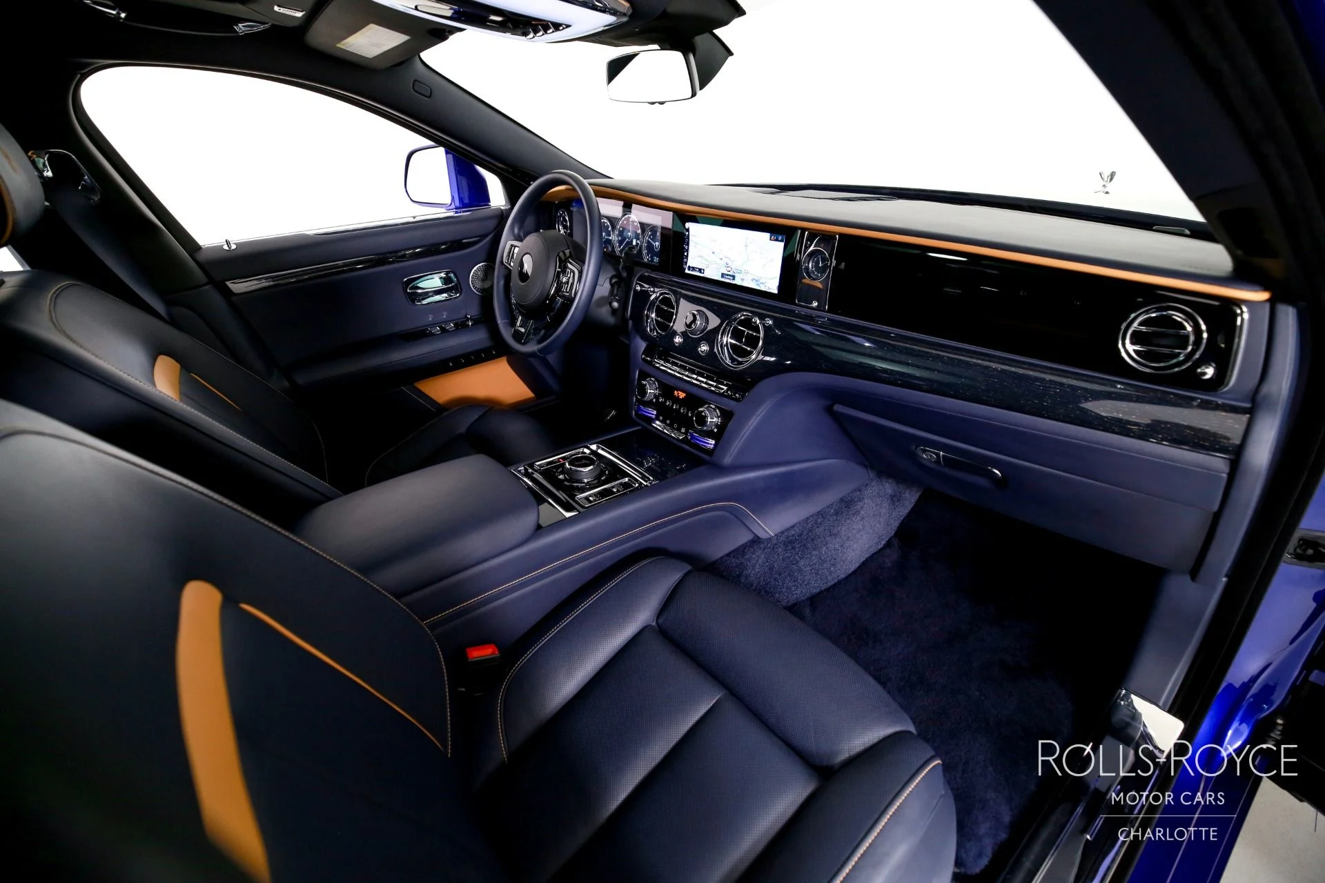 mph026_2402867703_Used_2022_Rolls_Royce_Ghost_1751579647_8fb27478e1