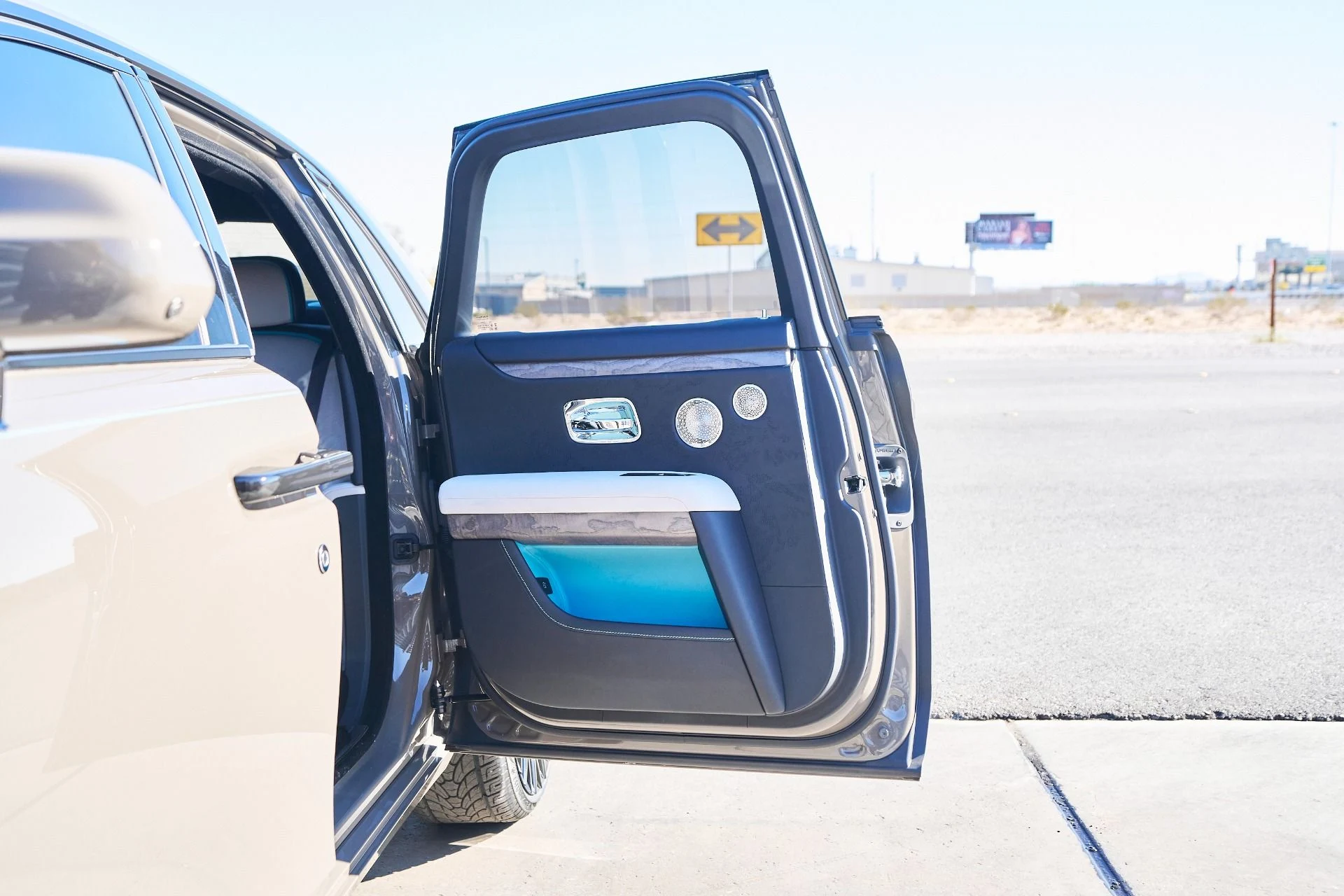 mph026_2409386049_Used_2025_Rolls_Royce_Ghost_Base_1769721155_ed51c53957