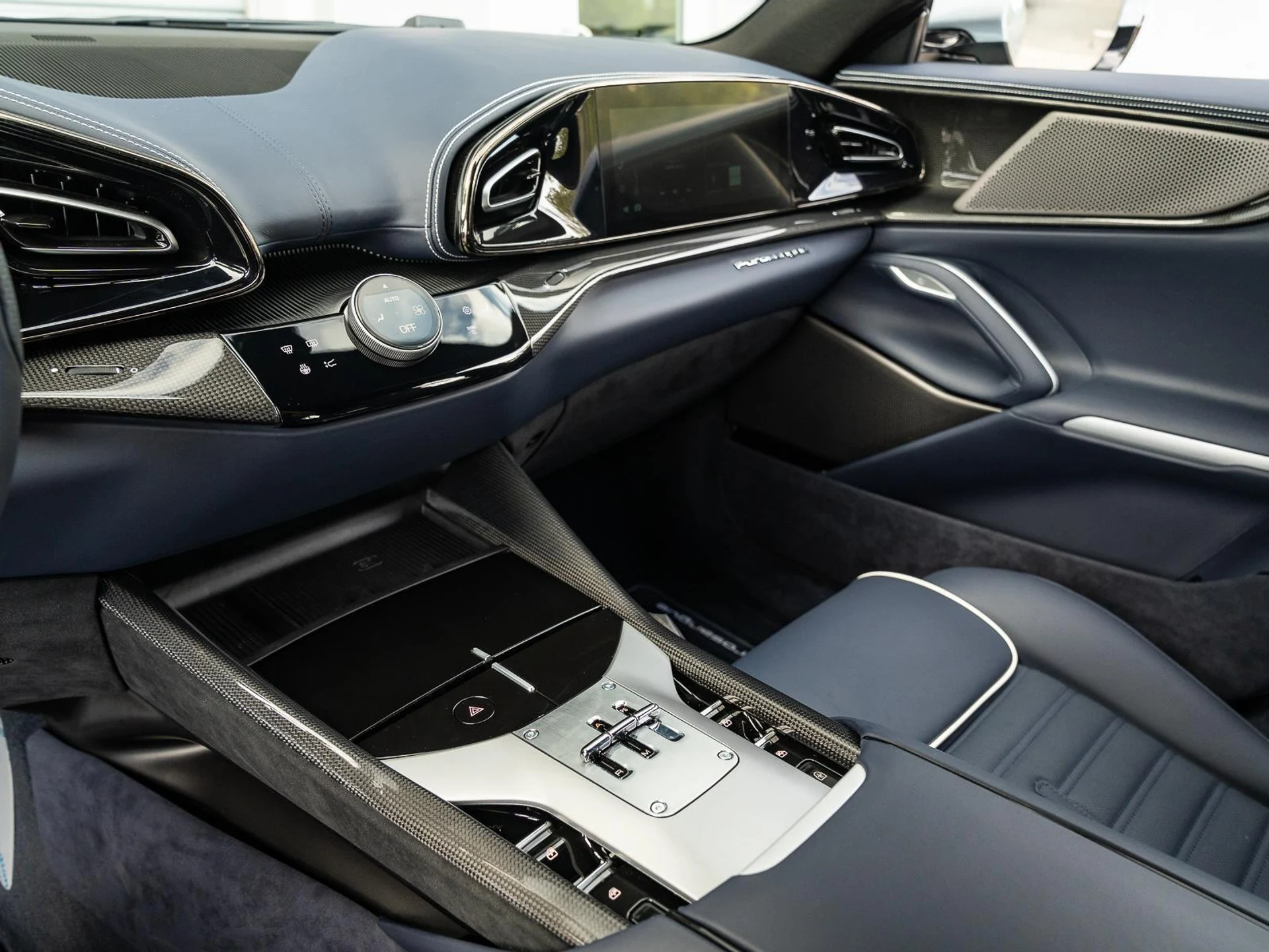 mph026_24168618_Used_2025_Ferrari_Purosangue_AWD_1768385484_4fe6f0ae85