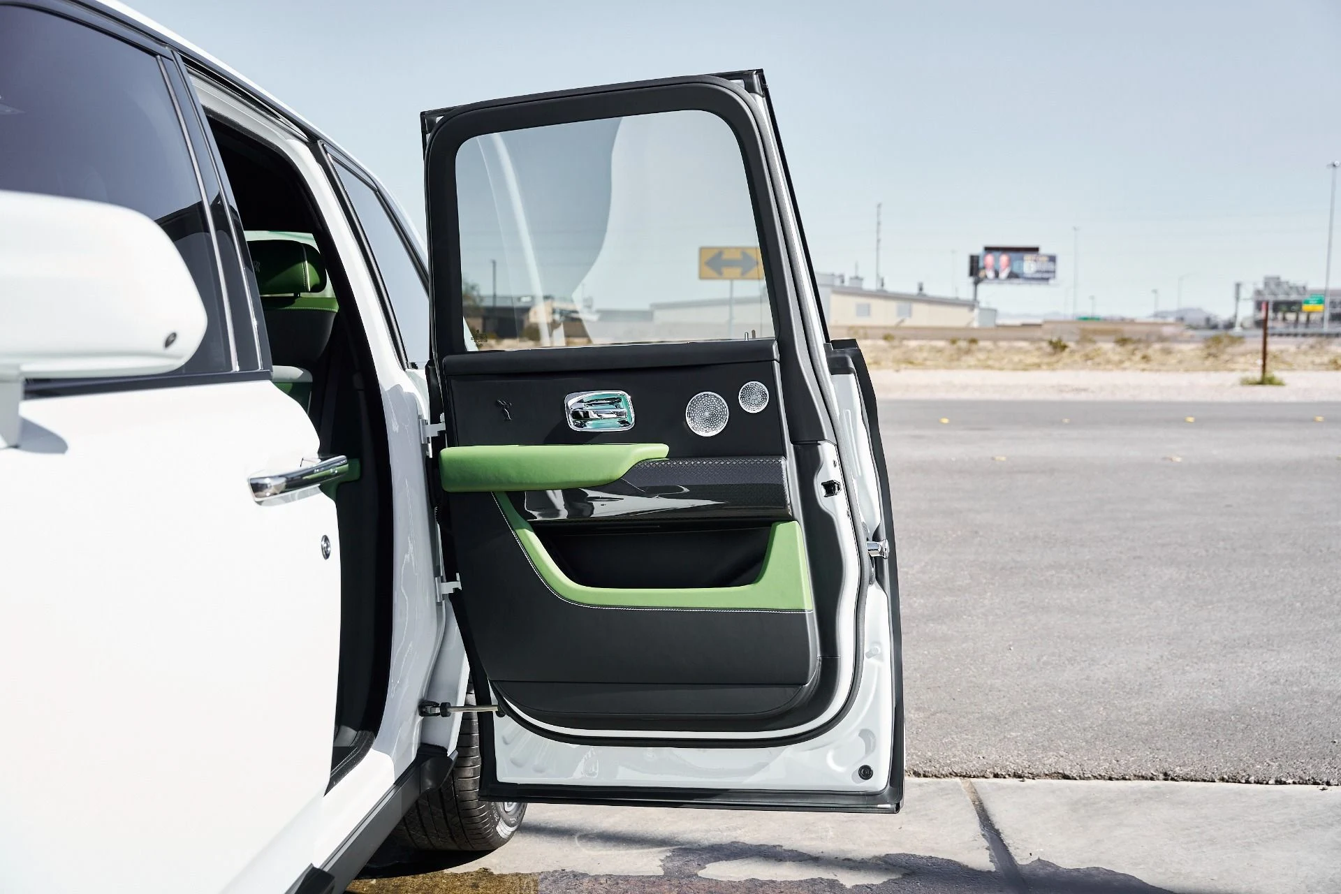 mph026_2422317765_Used_2023_Rolls_Royce_Cullinan_Black_Badge_1769736429_bdc44e1cc6