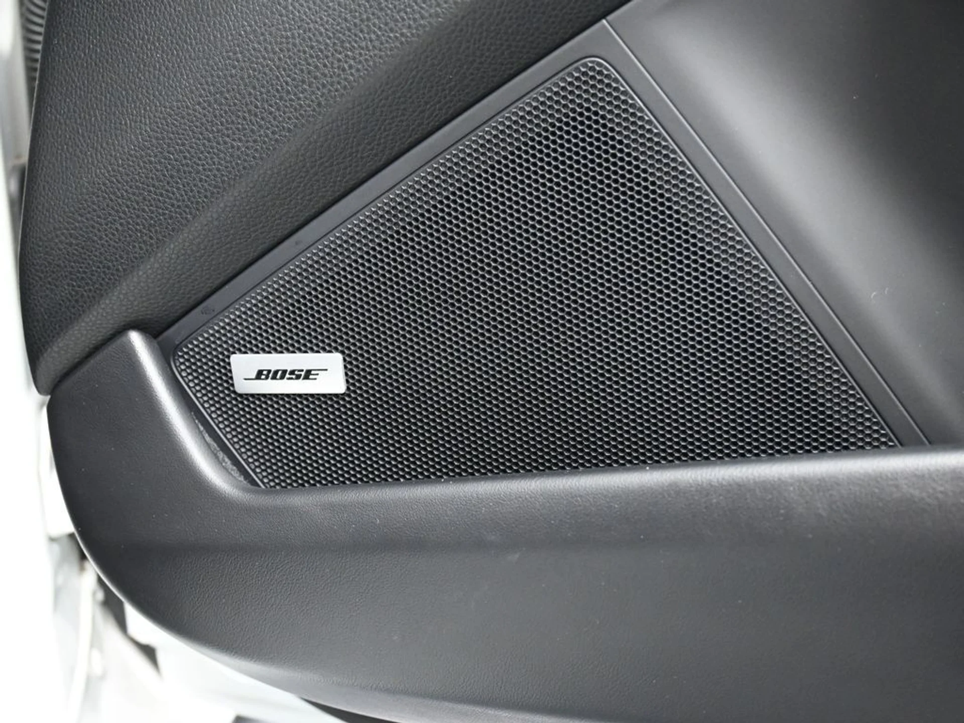 mph026_2428769495_8c9f8d64_9123_4d90_b5a3_5727a6c68ba8_d5a6857b84