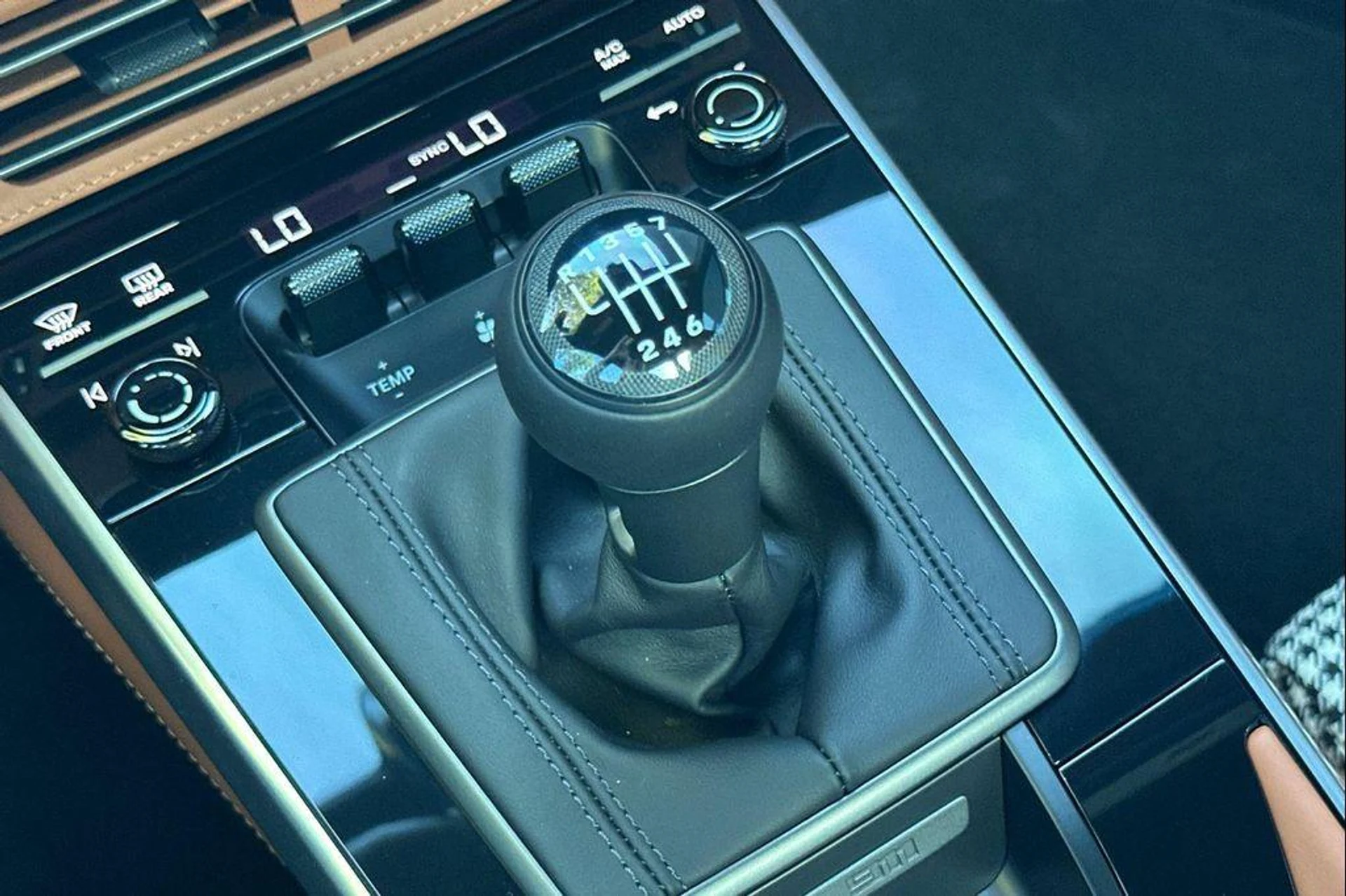 mph026_2429701219_t0_Agu08_Wfmi_S4hqmzkfz_y_p_CA_8_f9a31f0352