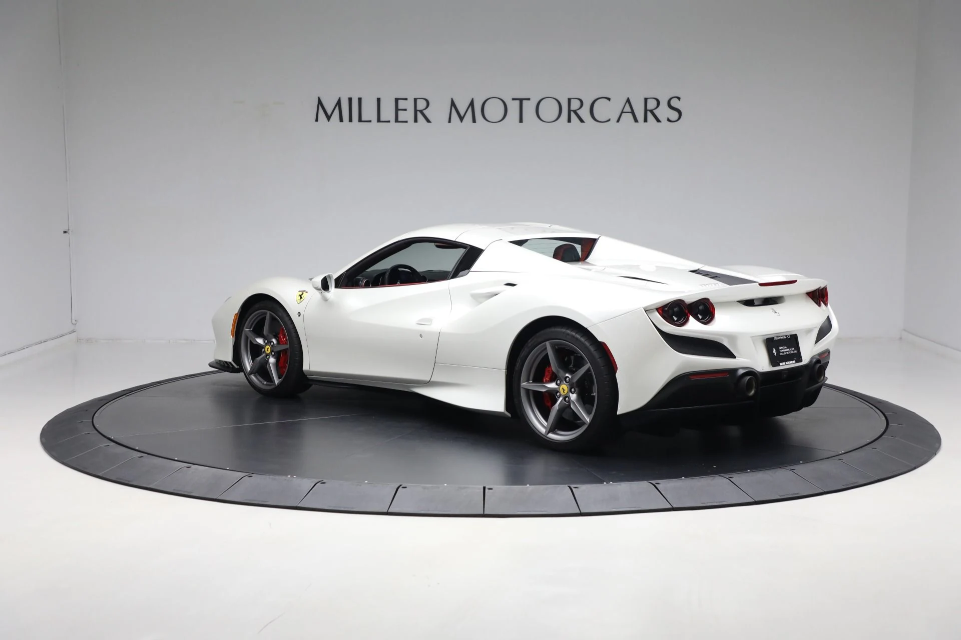 mph026_2431419813_Used_2023_Ferrari_F8_Spider_1778678736_5969fba1c4