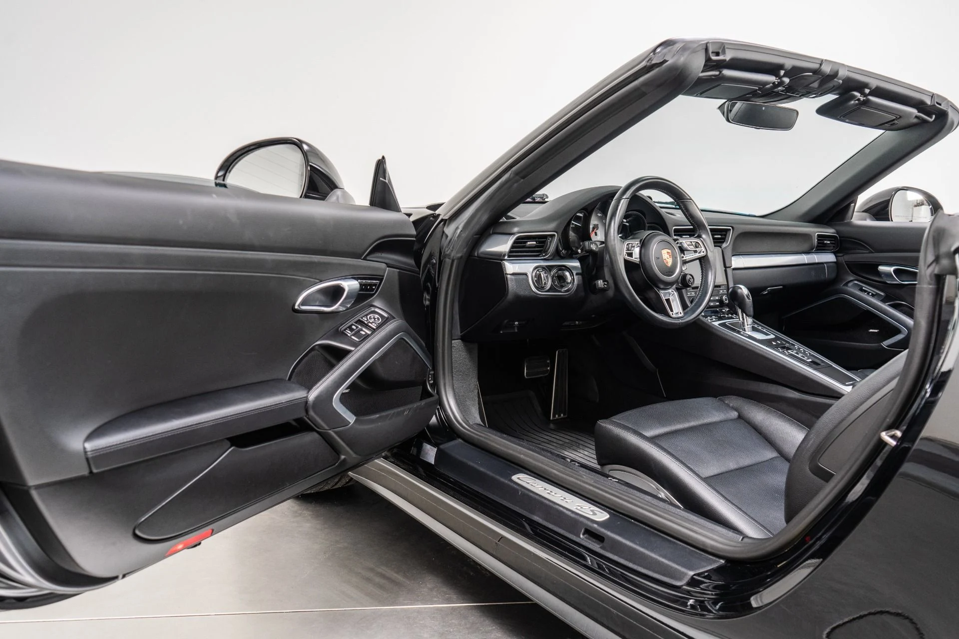 mph026_2432035223_Used_2018_Porsche_911_Carrera_4_S_Cabriolet_1791915910_f846442ccf