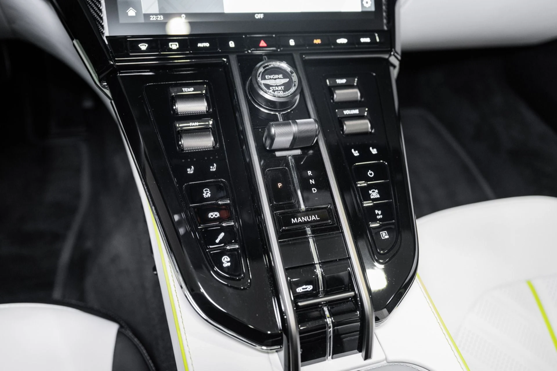 mph026_2435539641_New_2026_Aston_Martin_Vantage_S_Roadster_1780941042_c0a09aef56
