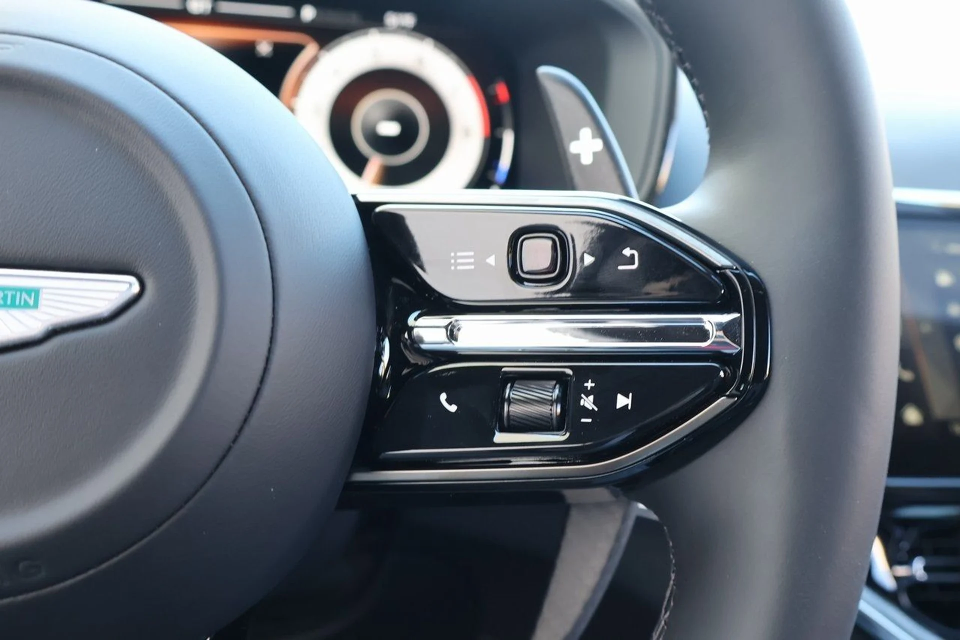 mph026_243642383_27_40f8677cec