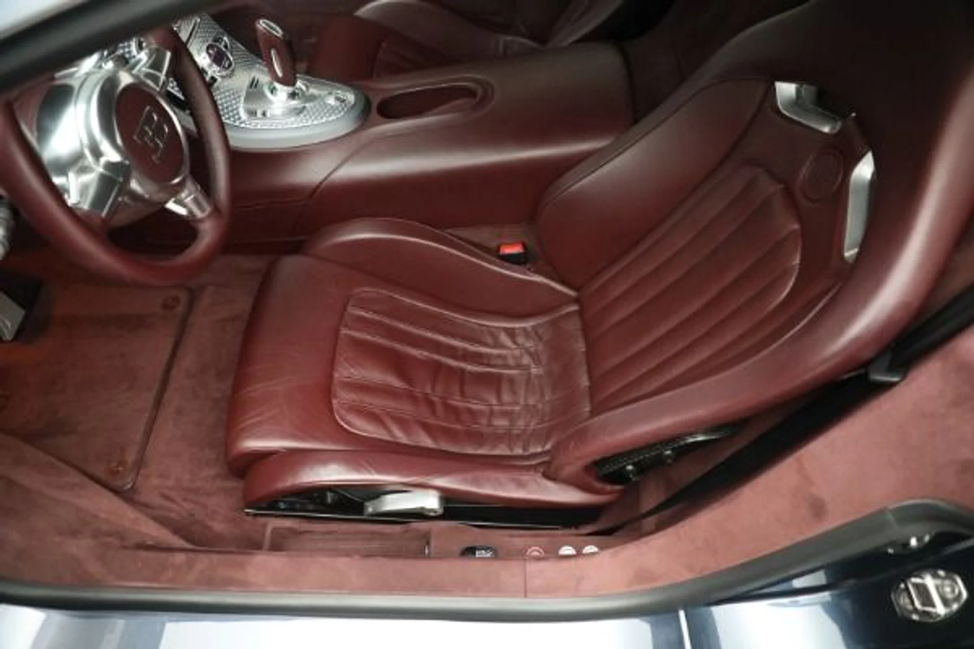 mph026_2439508023_Used_2006_Bugatti_Veyron_164_0f96e39cf2