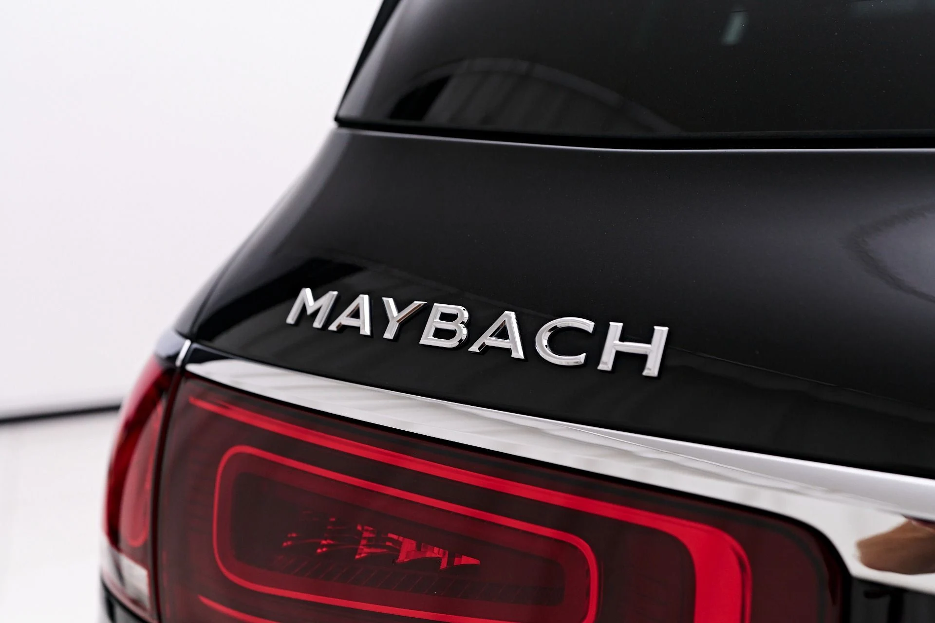 mph026_2440441199_Used_2023_Mercedes_Benz_GLS_Maybach_GLS_600_1762799213_8f548845ba