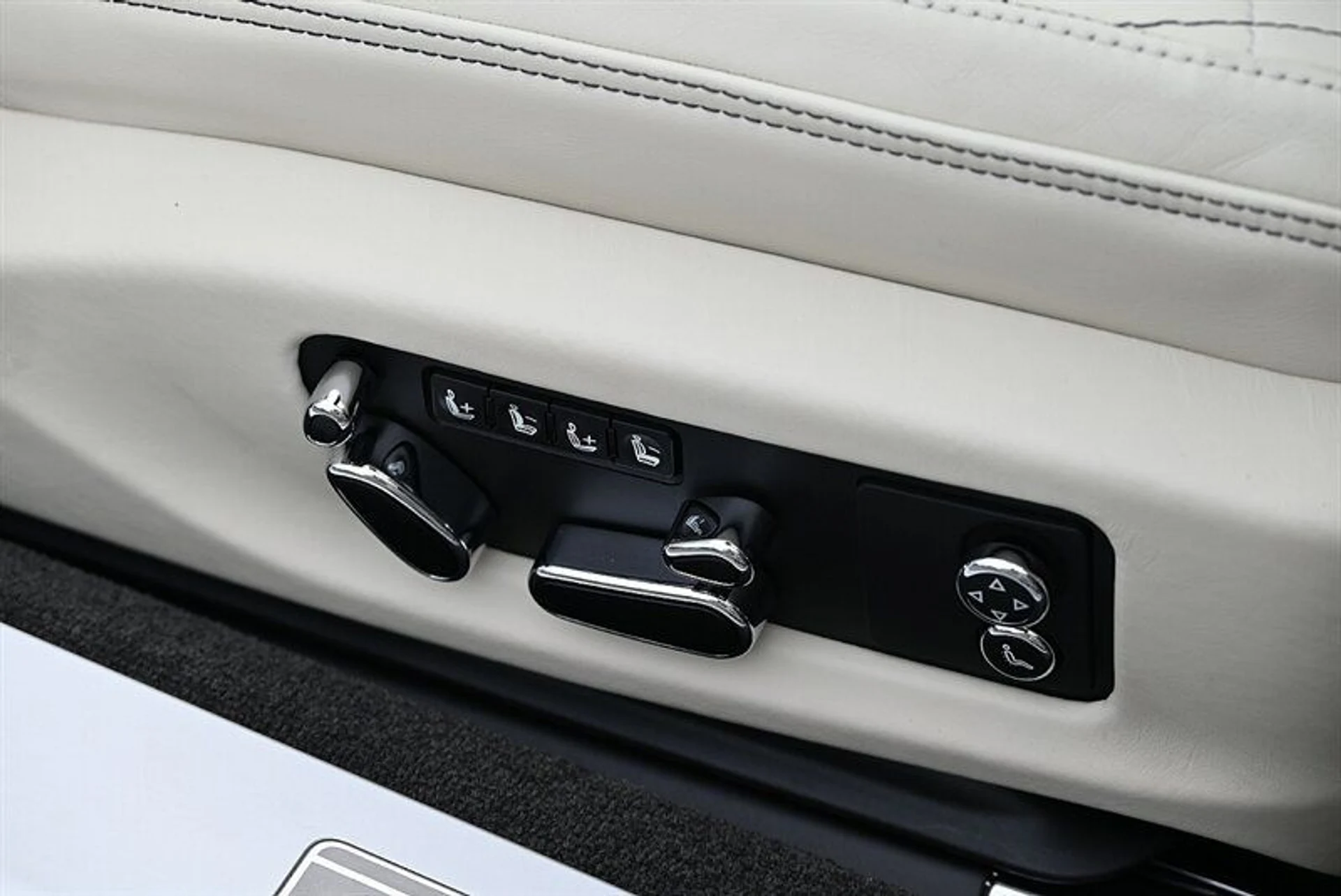 mph026_244058128_7ebed4c971_800_fba766b530