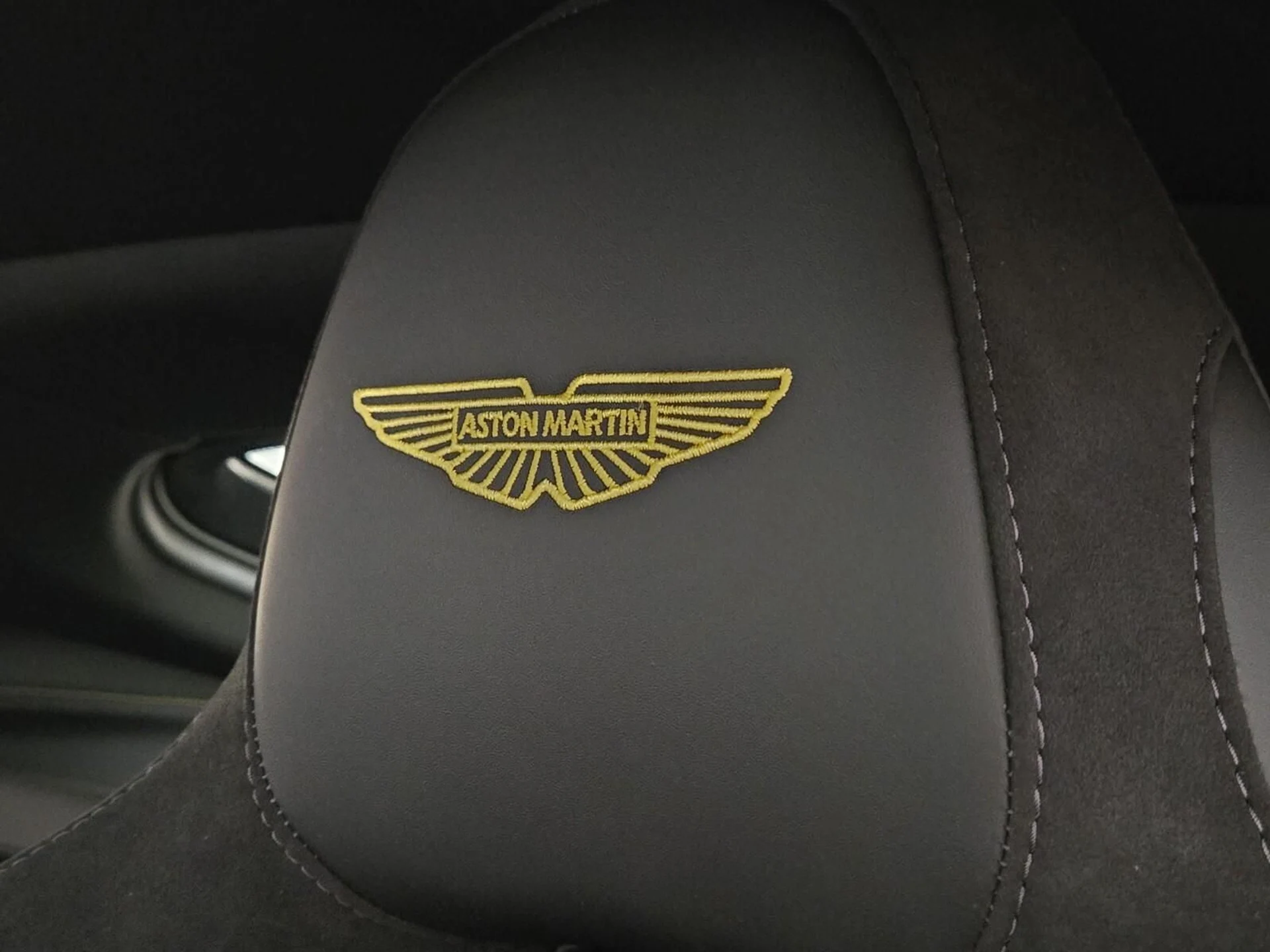mph026_2456908298_New_2026_Aston_Martin_Vantage_S_1791609356_9f8a654cdc