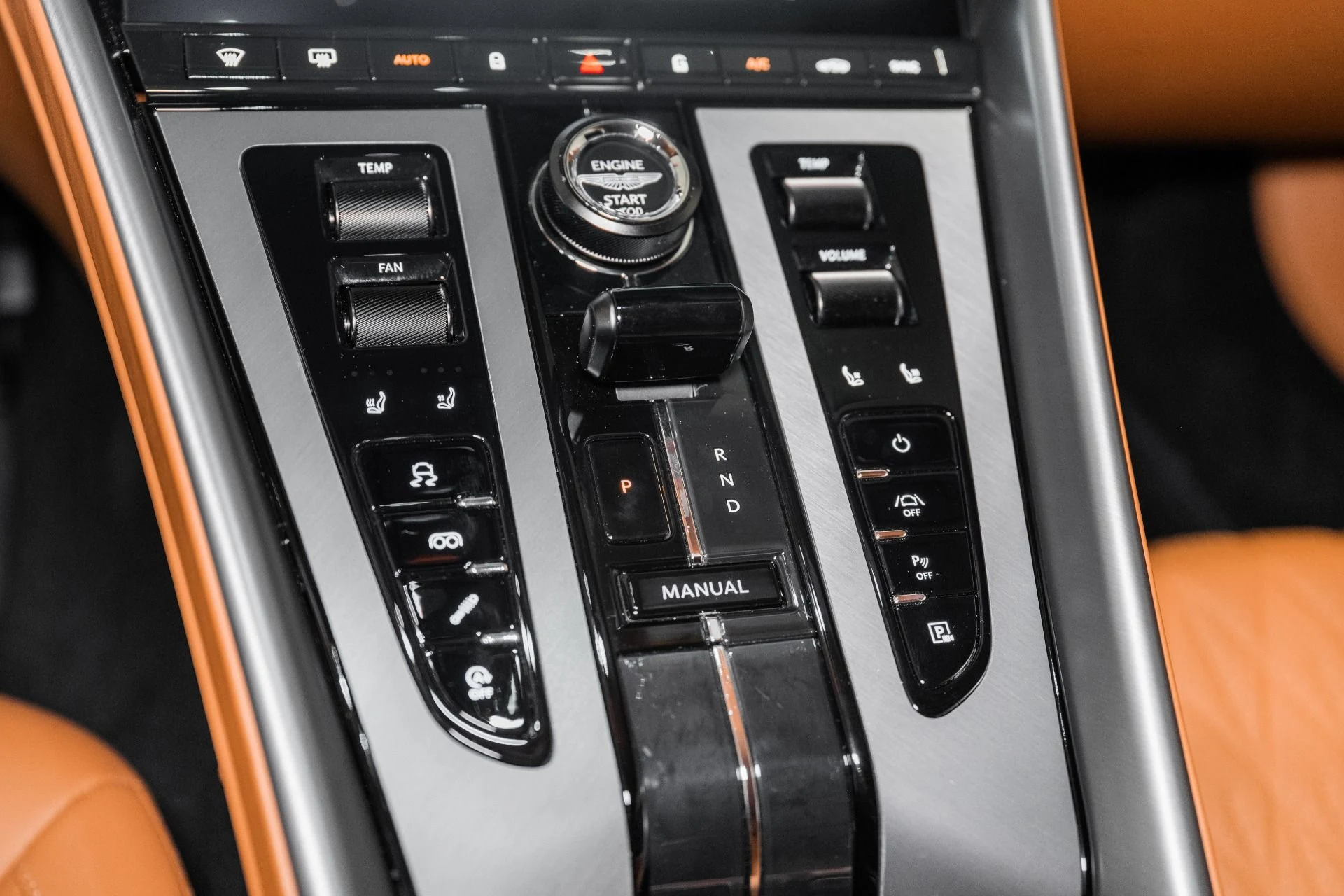 mph026_246998207_Used_2024_Aston_Martin_DB_12_V8_COUPE_1784304834_5202e024cd