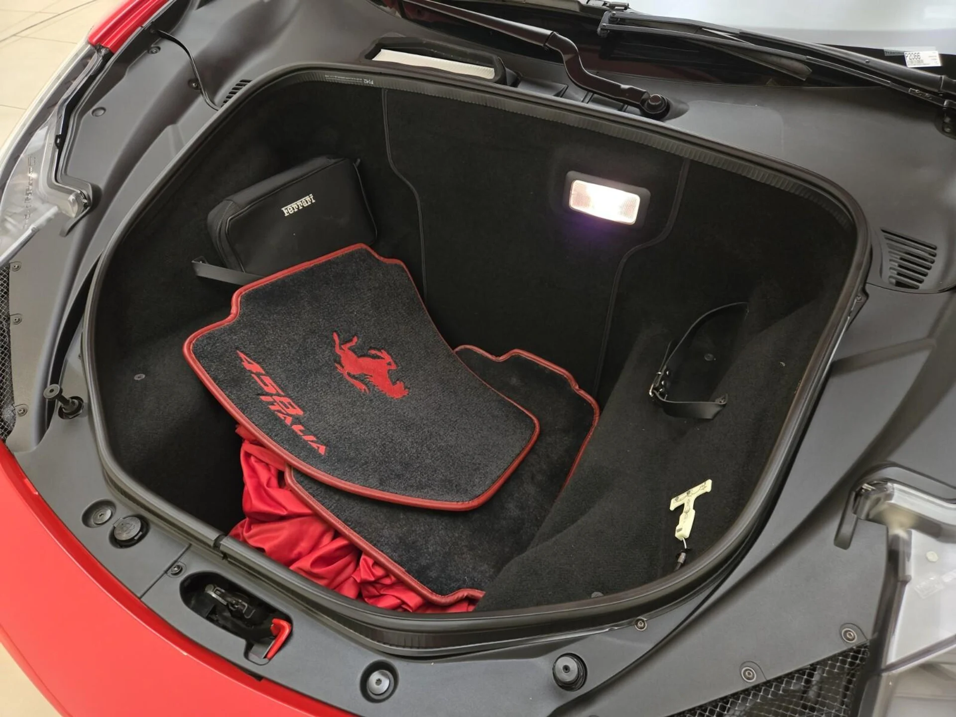 mph026_2476245261_Used_2013_Ferrari_458_Italia_1761376409_1798896ae9