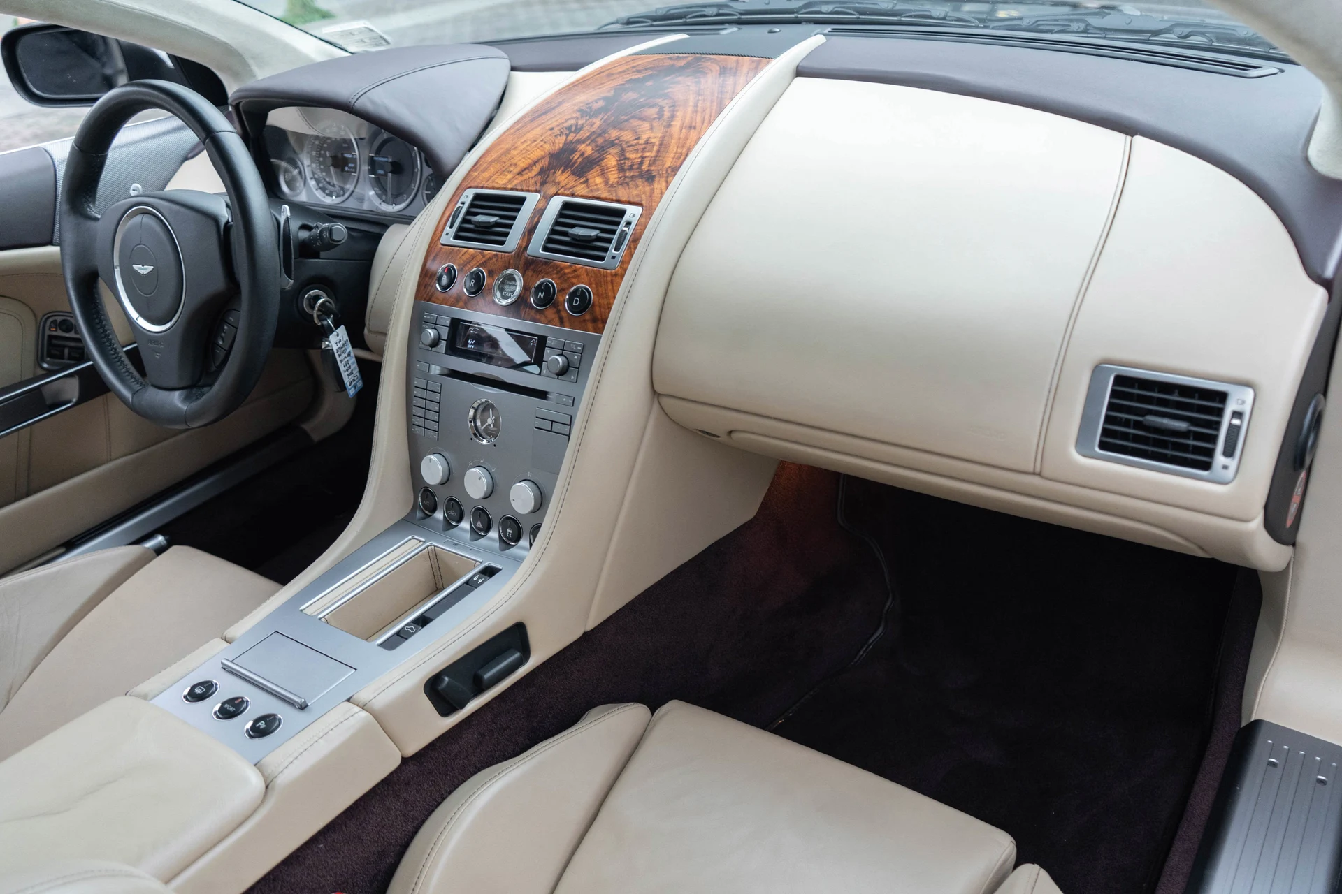 mph026_2476566121_27_0a8cb5a514