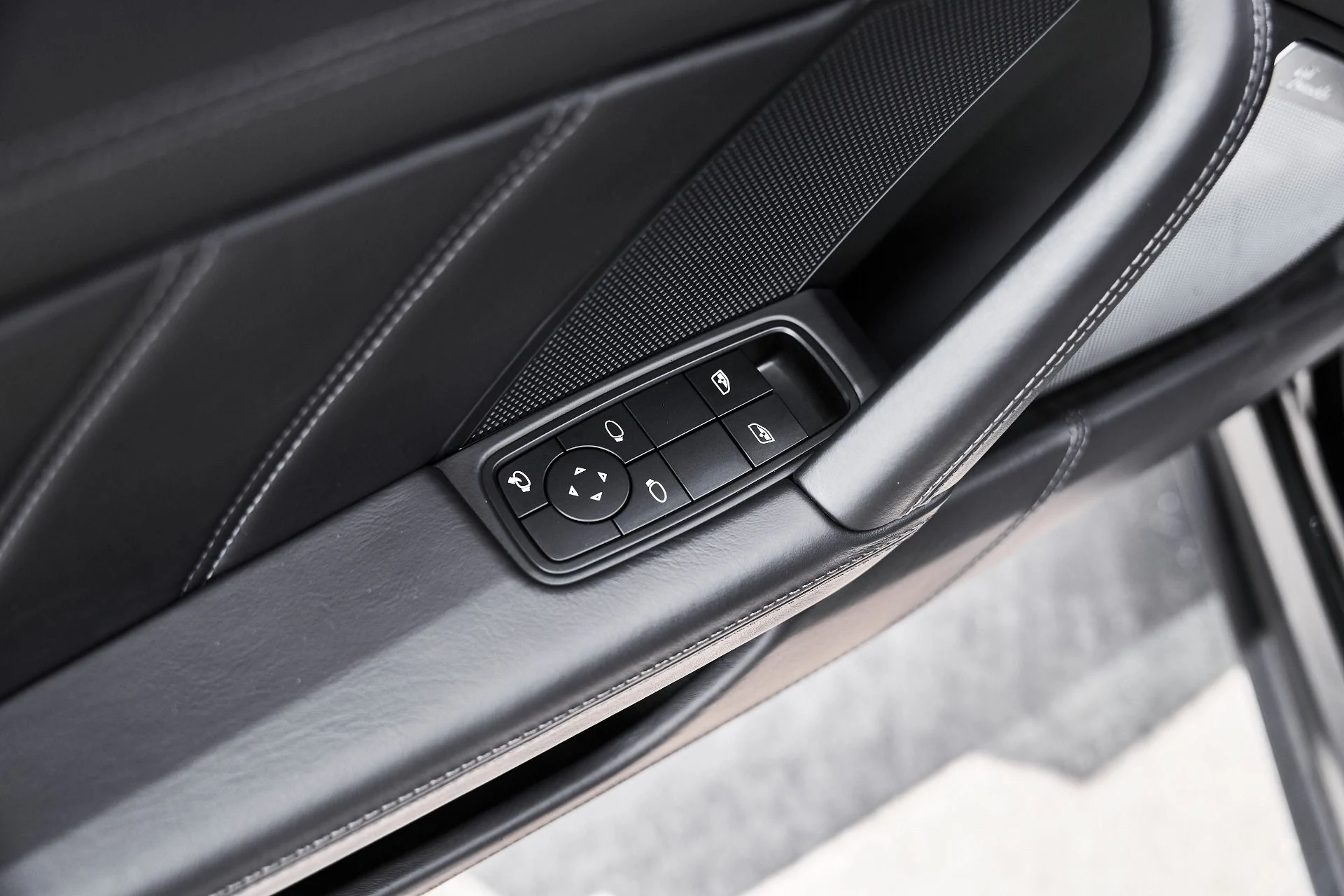 mph026_2480489261_Used_2024_Porsche_911_Turbo_S_1774640223_92ac2965e3