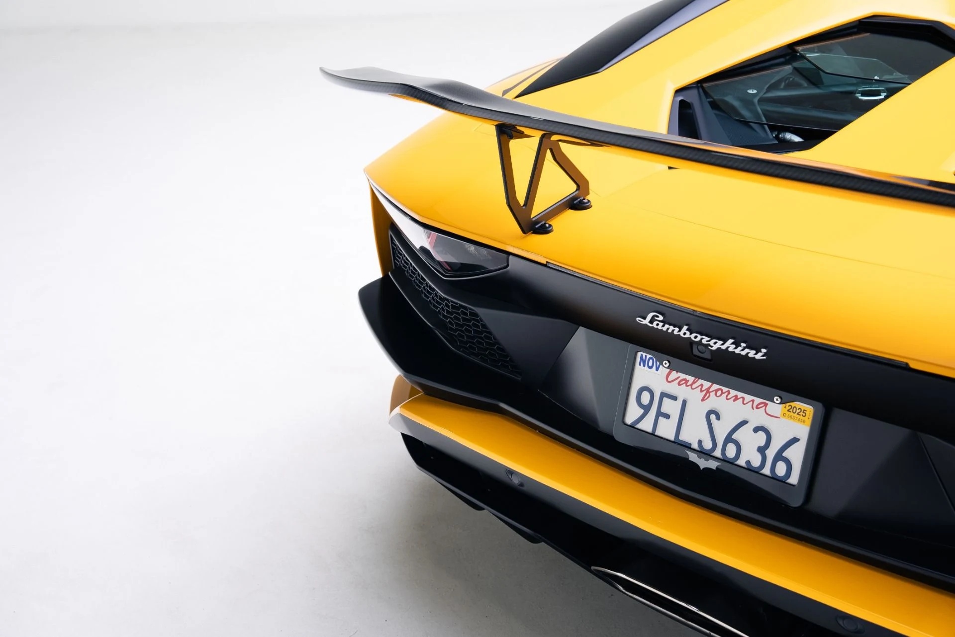 mph026_2488530168_Used_2018_Lamborghini_Aventador_Roadster_LP_740_4_S_1767990844_fd247ba6ad