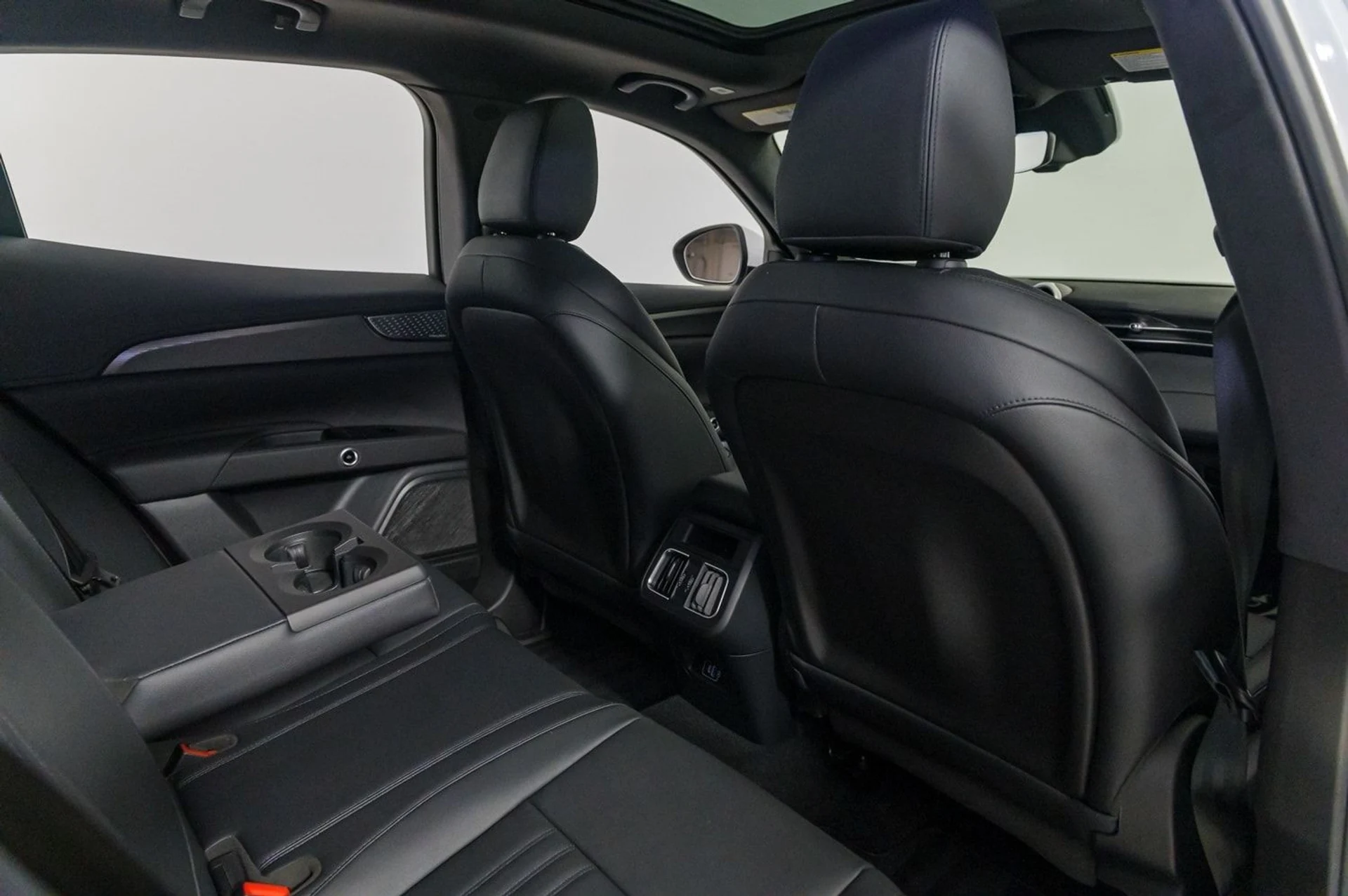 mph026_2494617313_e8424369a3606993912cda6a1fb8516dx_9d6ac9f5fc