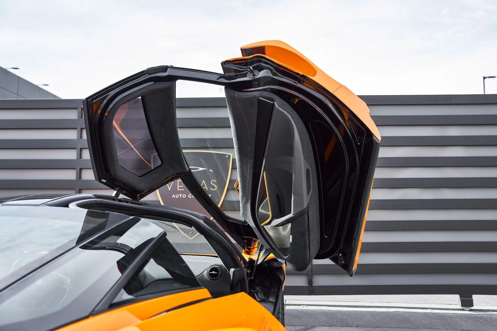 mph026_2496966302_Used_2018_Mc_Laren_720_S_Performance_1766270089_f0c85f9811