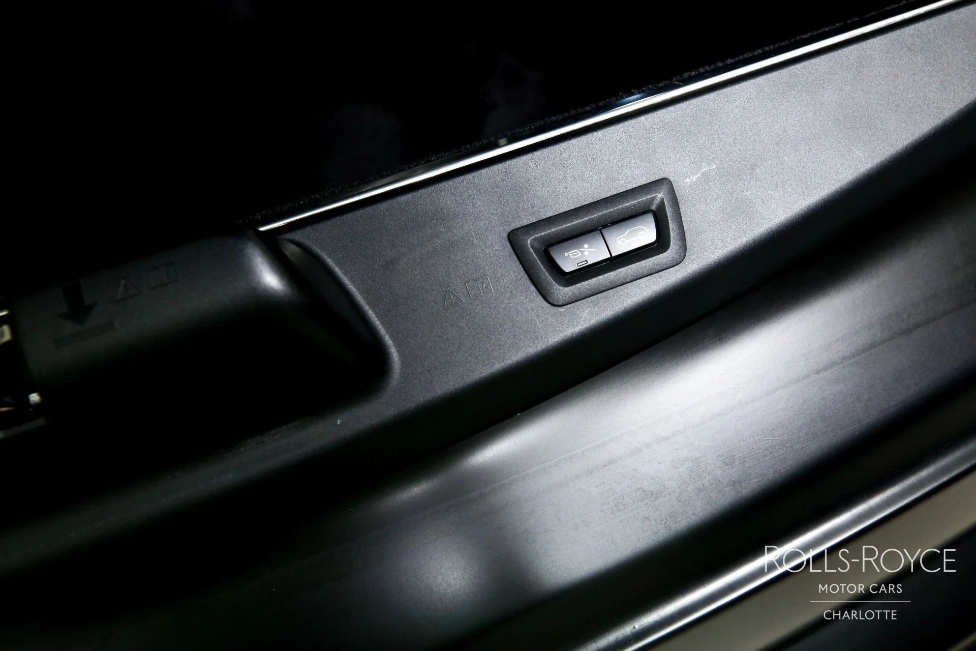 mph026_2500615240_Used_2020_Rolls_Royce_Black_Badge_Cullinan_1772145371_a22d63e2bc