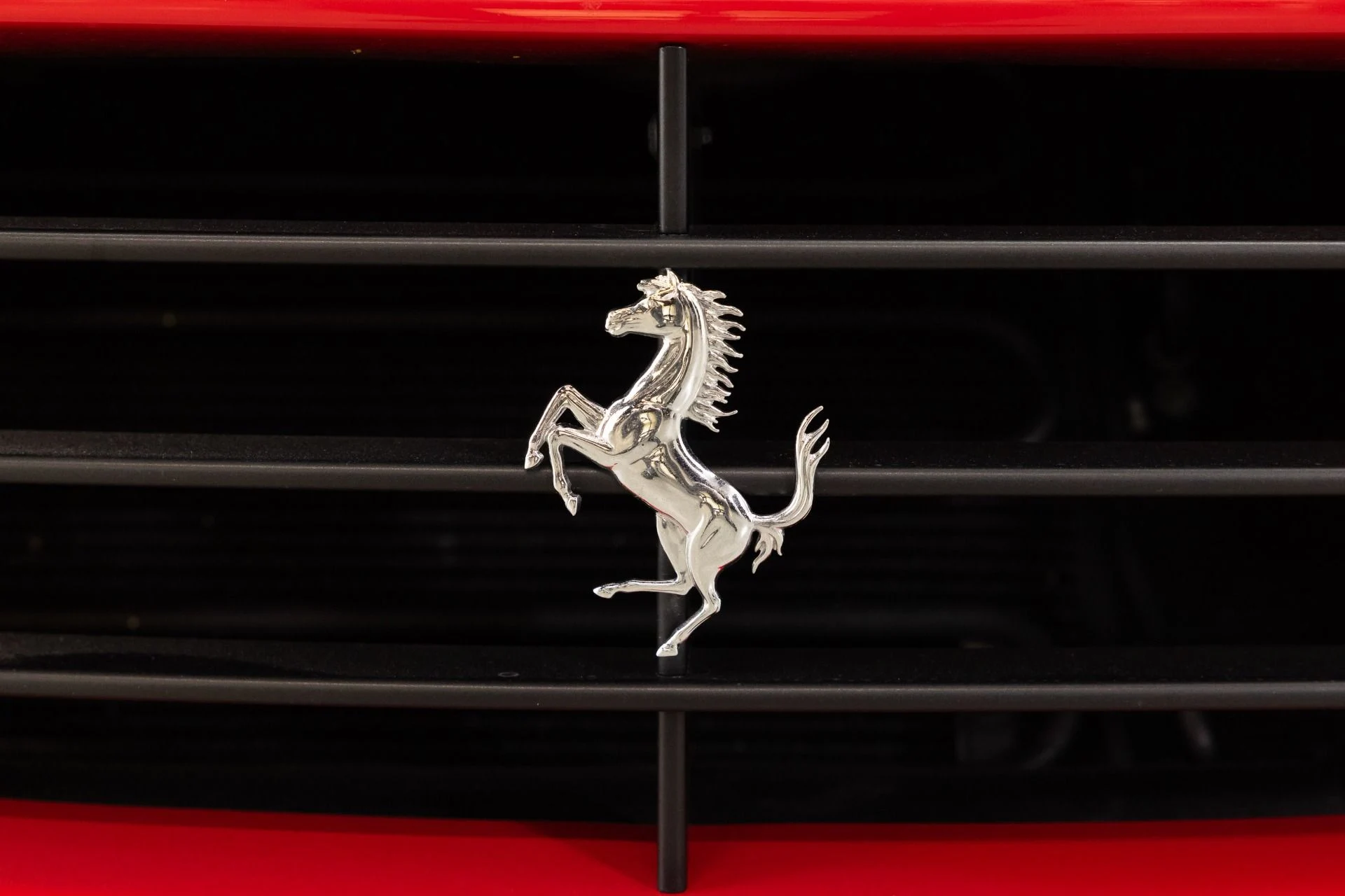 mph026_2510407666_Used_2017_Ferrari_California_T_1784583649_e3da2f4bea