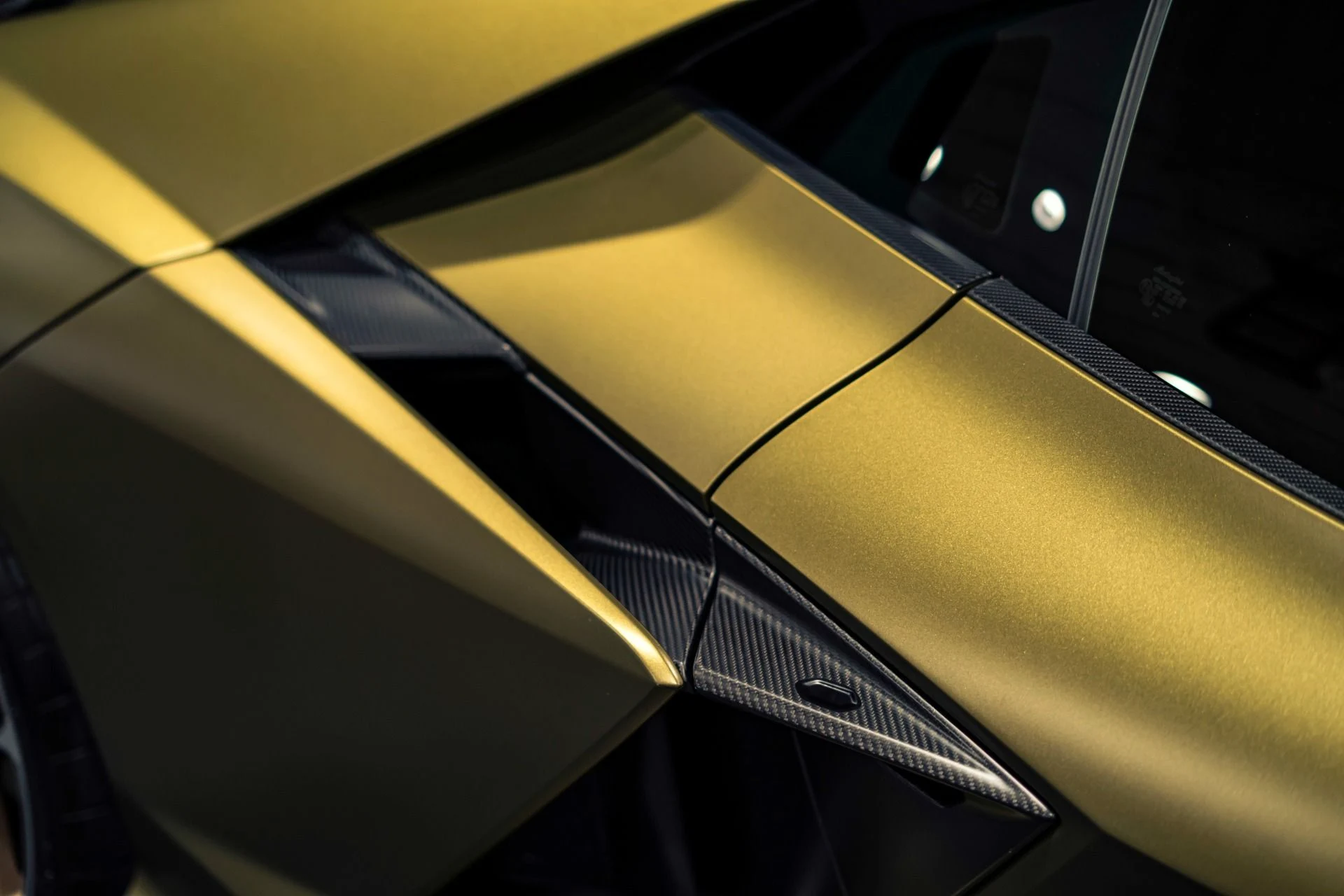 mph026_2515330634_Used_2025_Lamborghini_Revuelto_836_MSRP_Full_Body_PPF_Carbon_Roof_1780087440_7bd289fab8