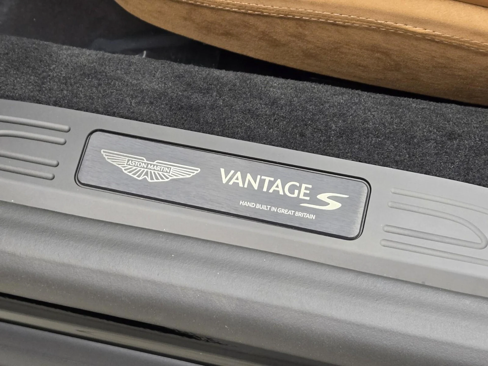 mph026_2516351551_New_2026_Aston_Martin_Vantage_S_1776403028_e82b893ced