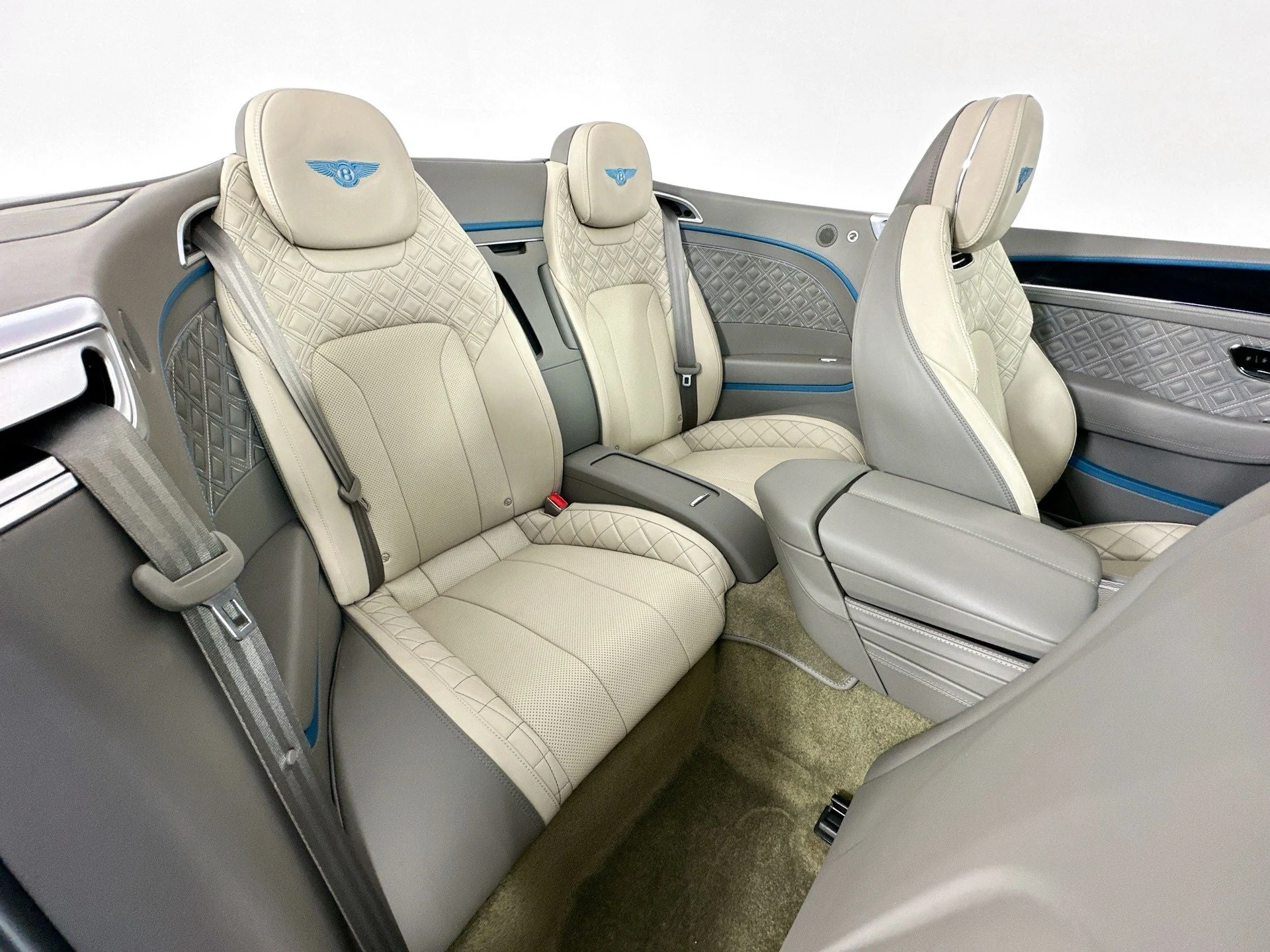 mph026_2519474059_27_1d7719504a